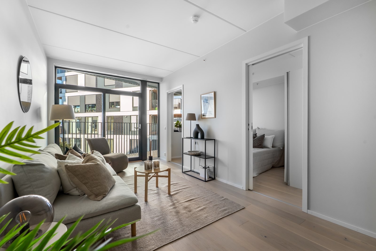 Fra stuen er det adkomst til soverommet. Galleribilde