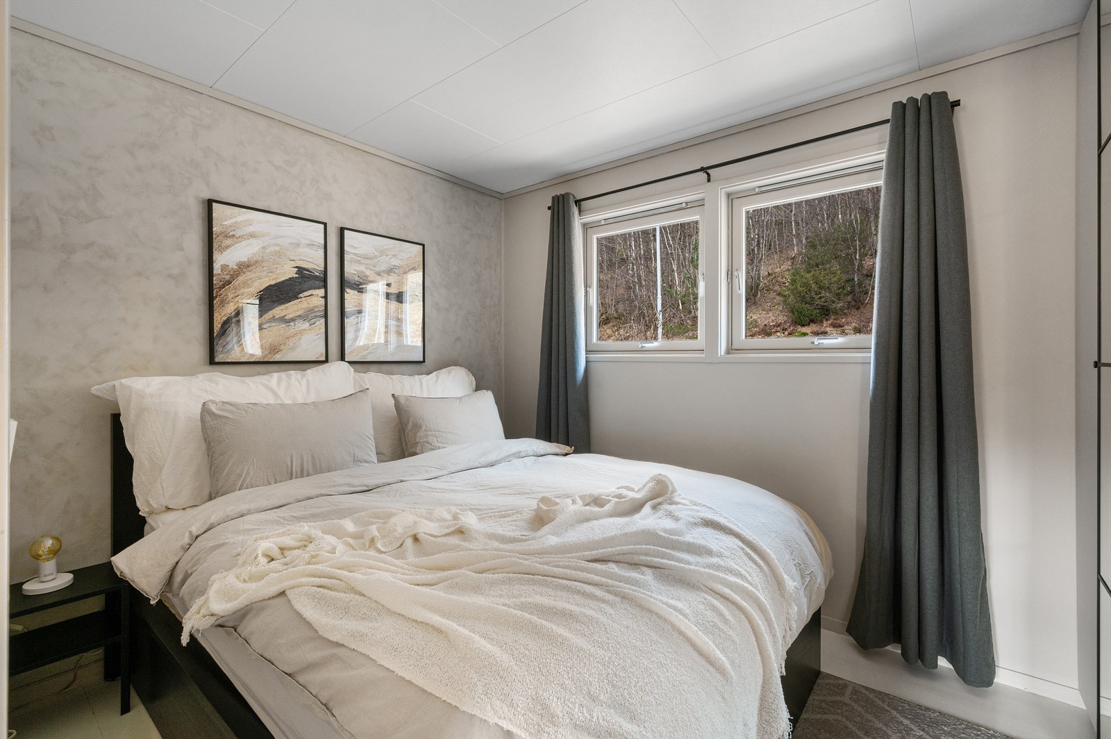 Lunt hovedsoverom med plass til dobbeltseng. Galleribilde