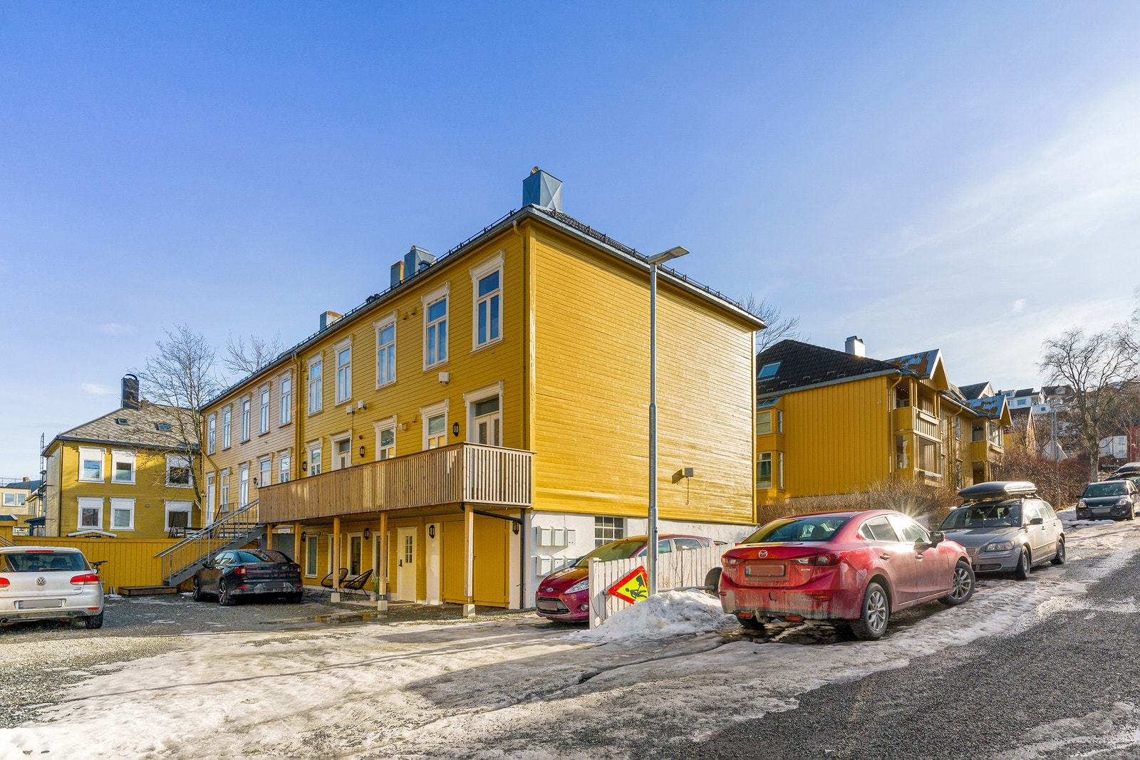 Sentralt beliggende, i rolige omgivelser. Tilbaketrukket fra Innherredsveien, som blir ferdigstilt som miljøgate i 2026. Galleribilde