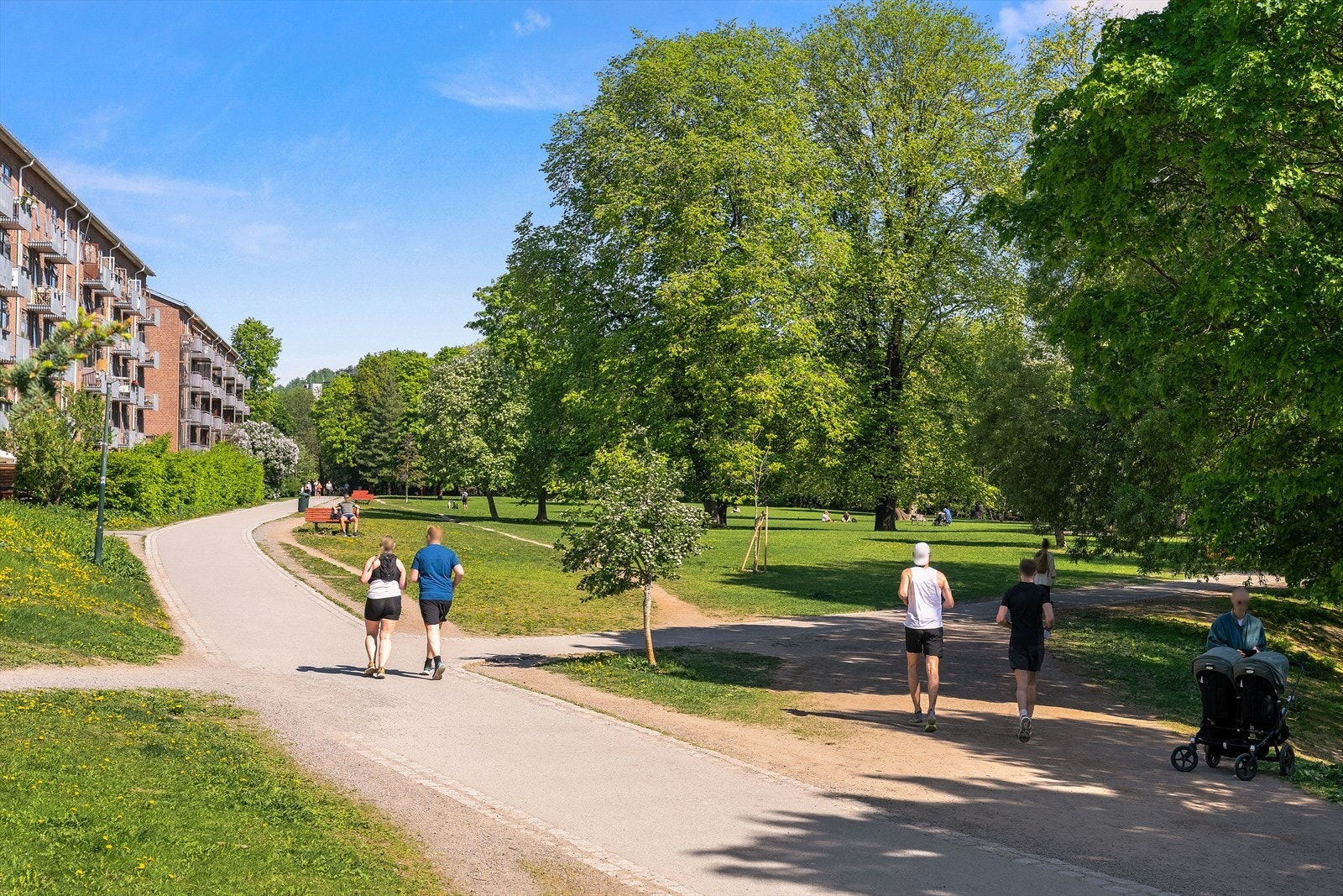 Bjølsen Parken ligger på oversiden av boligen, med flotte tur og rekreasjonsområder langs Akerselva. Galleribilde