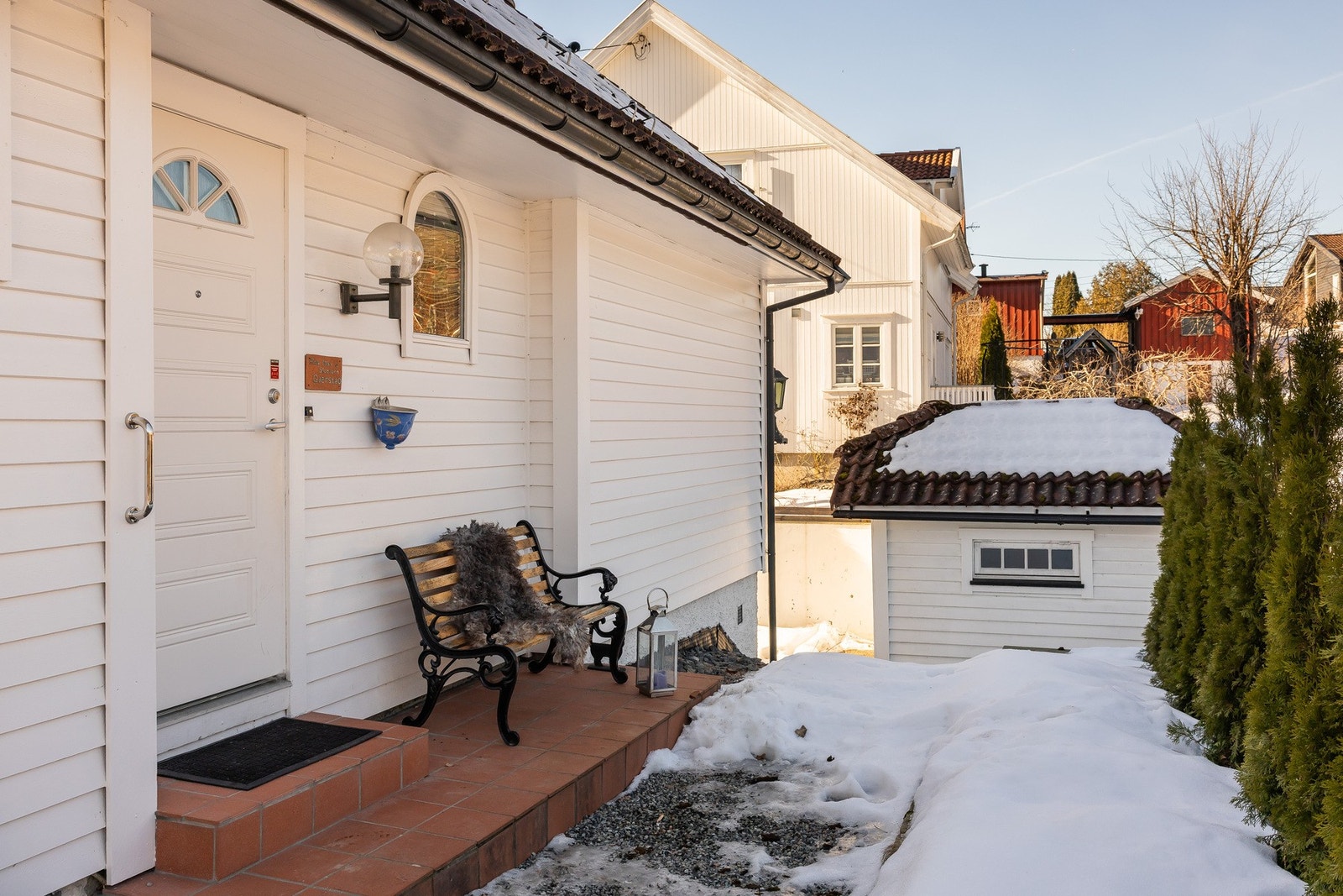 Eiendommen ligger meget attraktivt til i en ettertraktet gate på Grav/Jar. Galleribilde