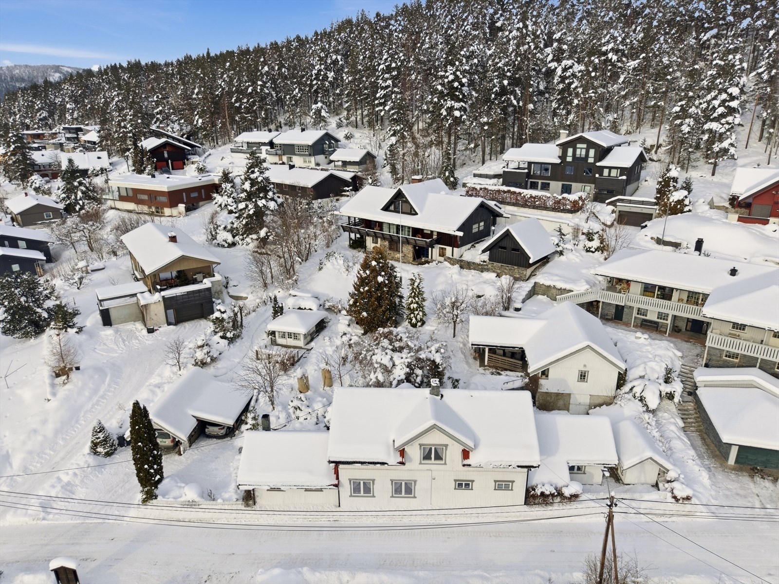 Området er svært barnevennlig, og fra boligen er det kort vei til flere barnehager, barneskole, internasjonal skole, ungdomsskole og VGS. Galleribilde
