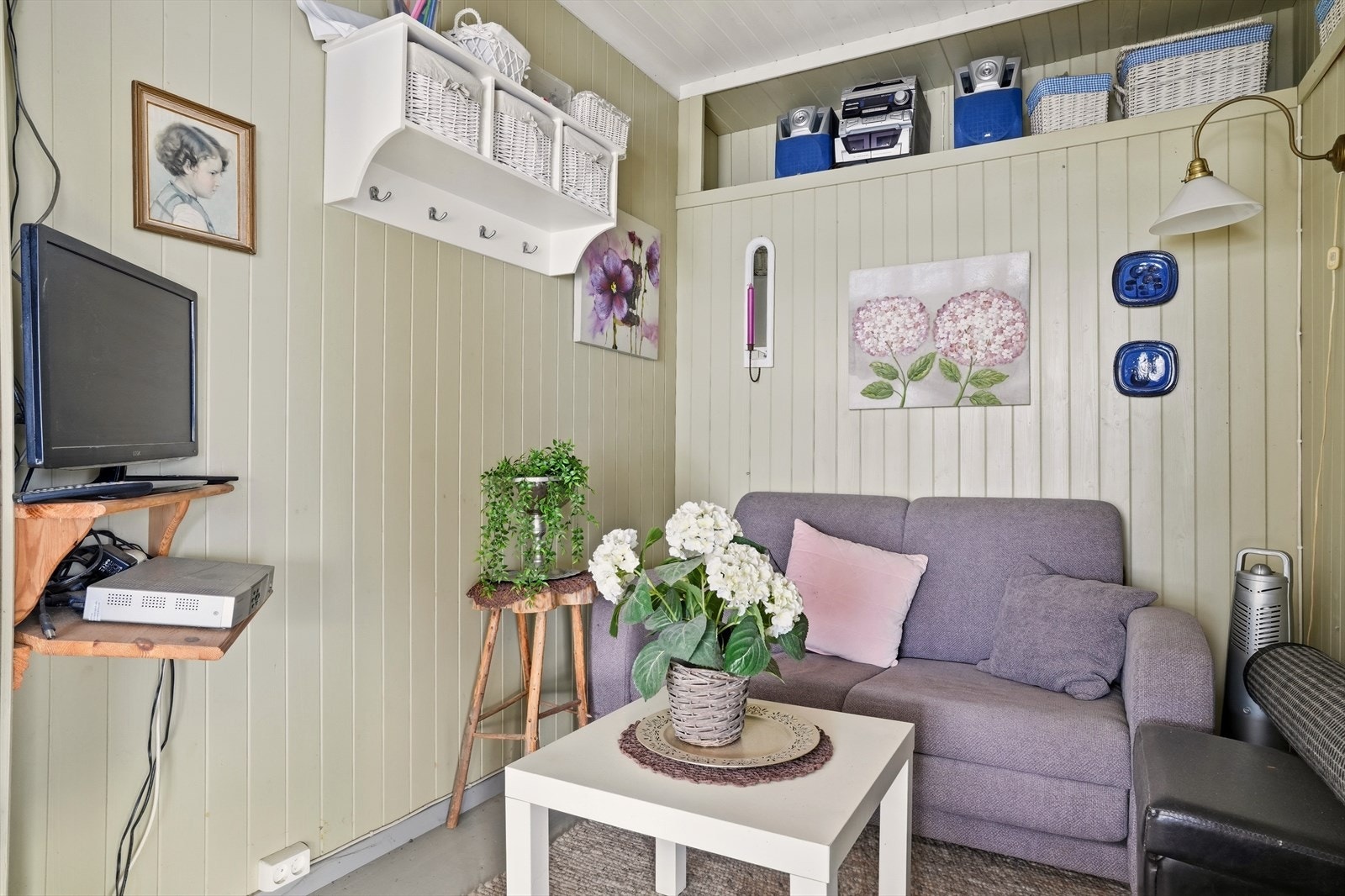 Innredet stue i lysthus (ikke godkjent som oppholdsrom). Galleribilde