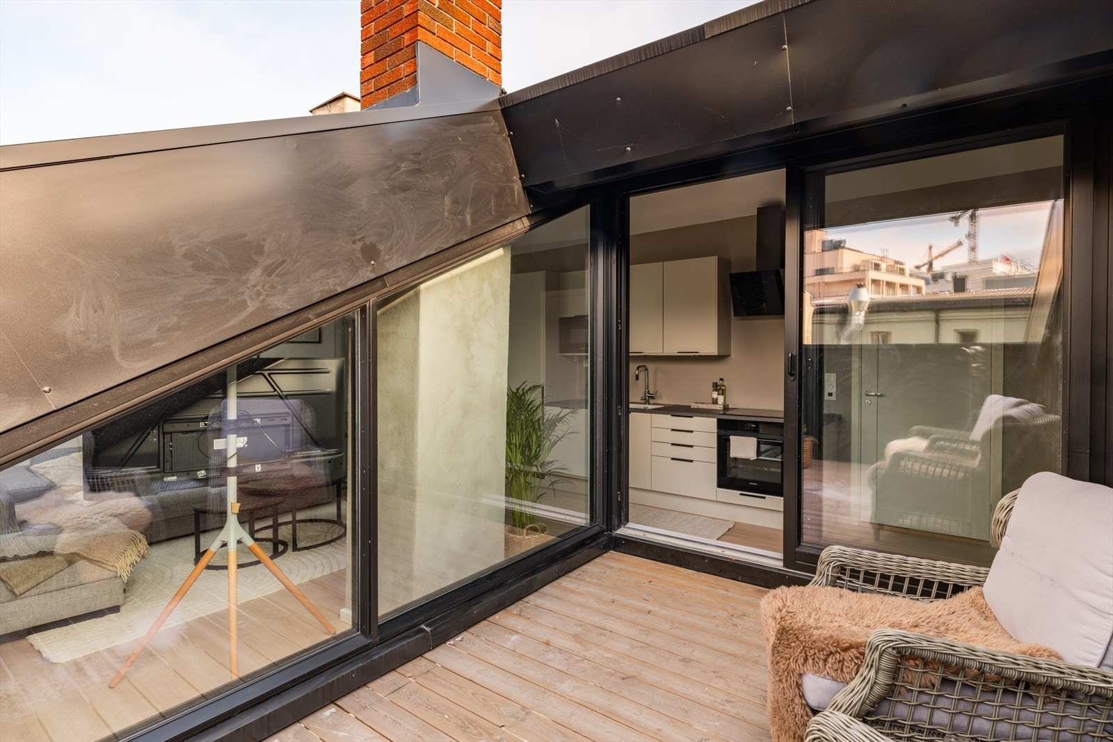 Takterrassen er 10 m² og har god plass til en loungegruppe. Galleribilde