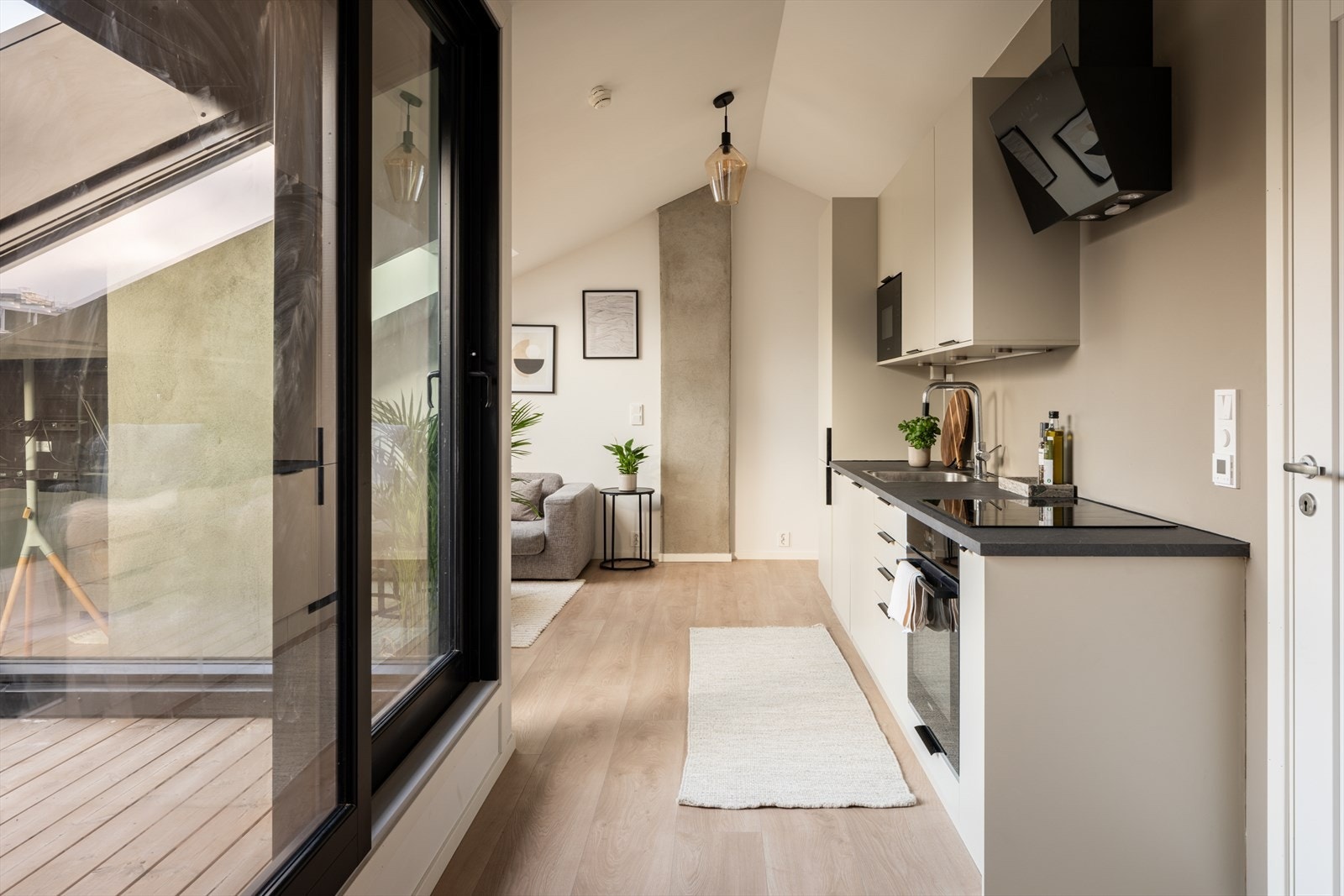 Loftsetasjen har god takhøyde og meget delikate overflater. Galleribilde