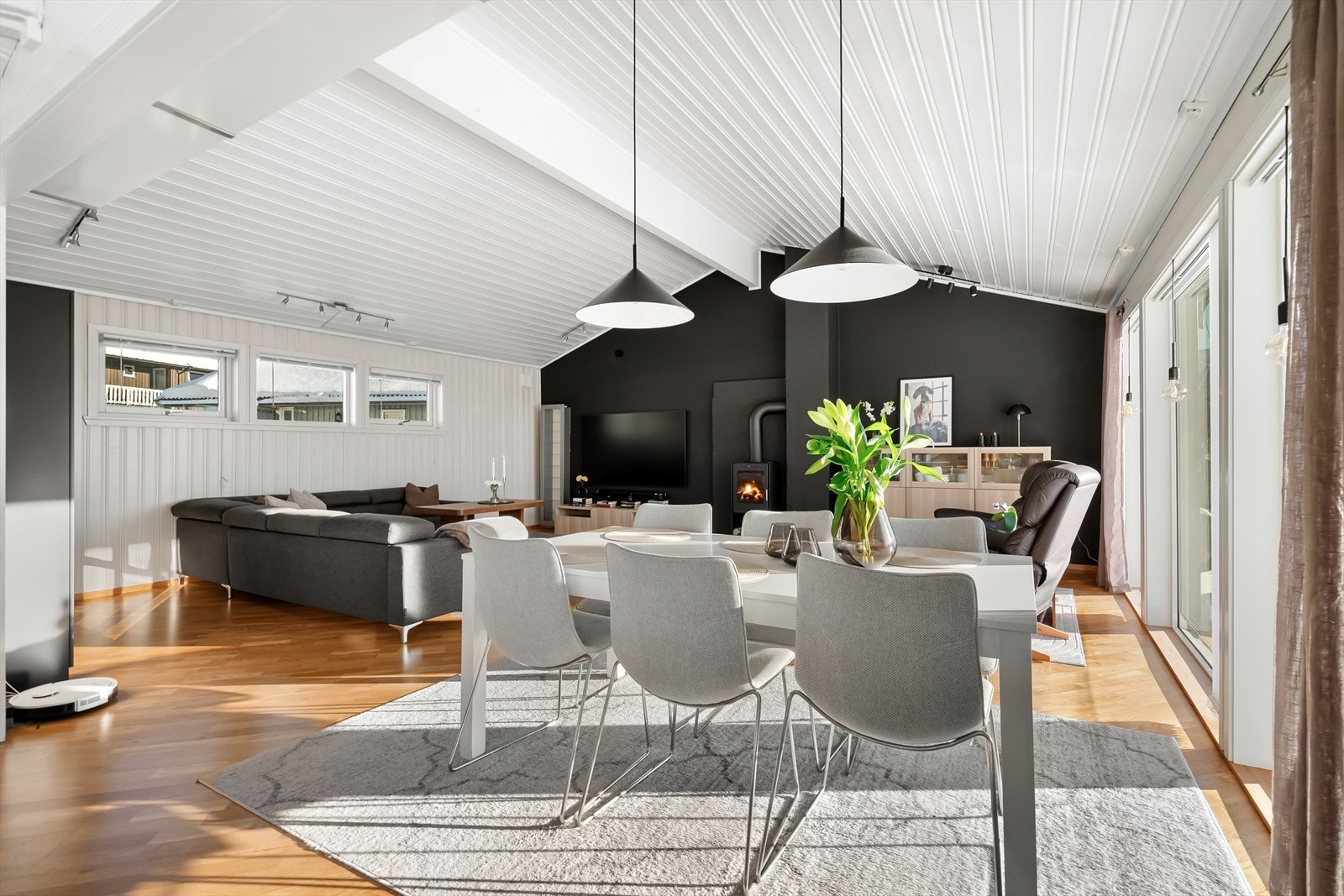 Legg merke til den gode takhøyden! Galleribilde