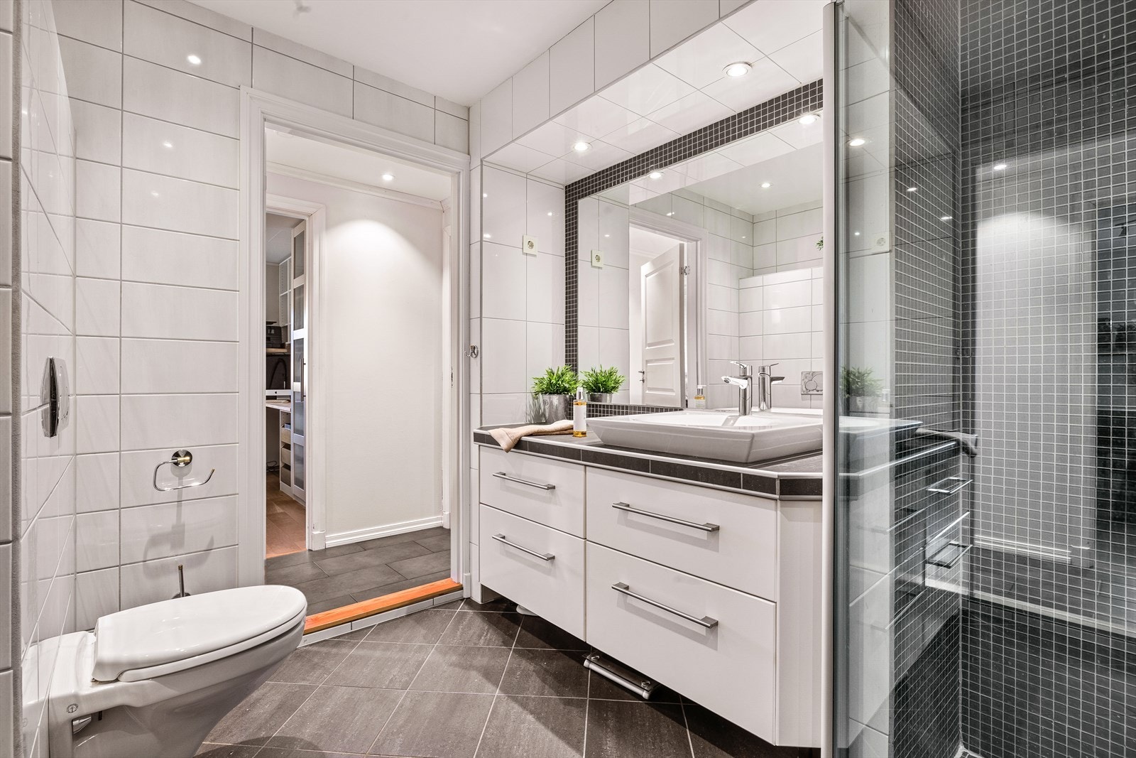 Badet i 1. etasje ble pusset opp i 2010. Galleribilde