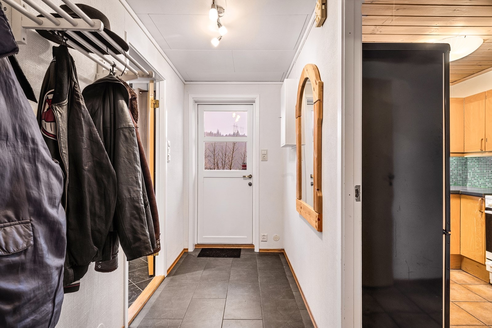 Egen inngang til utleiedelen. Galleribilde