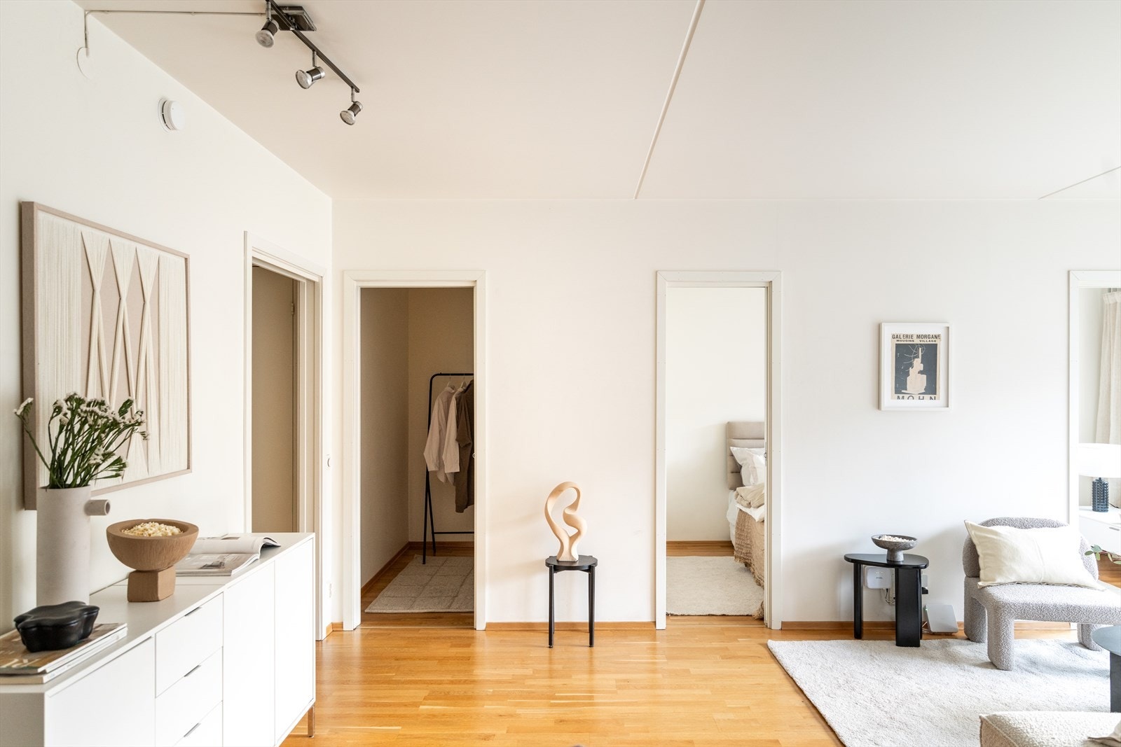 Leiligheten har god lagringsplass i innvendig bod og kjellerbod. Galleribilde