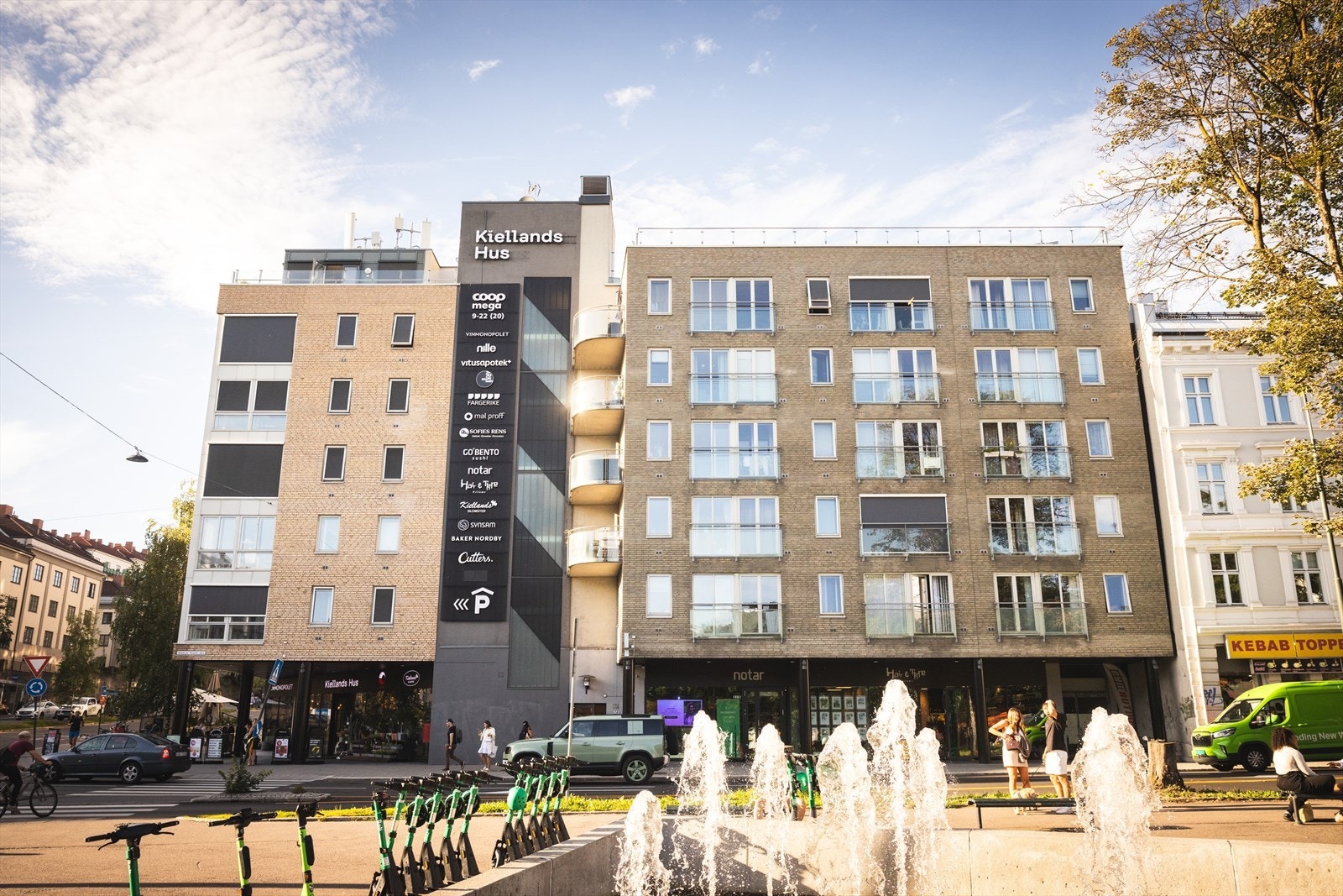 Kiellands Hus byr på blant annet Coop mega, Vinmonopol, apotek, bokhandel, frisør, m.m. Her har du alt du trenger til hverdagen, kun en kort heistur unna. Galleribilde