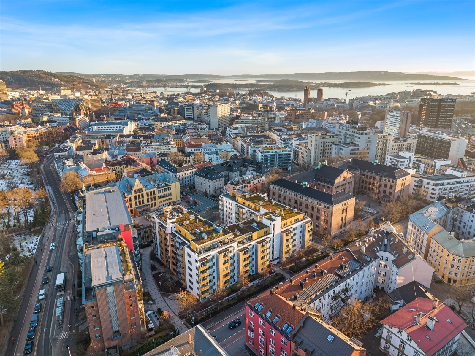 Sentral beliggenhet i populære Pilestredet Park ved St. Hanshaugen, med kort vei til handlegater, serveringssteder, kulturtilbud og gode kollektivforbindelser. Galleribilde