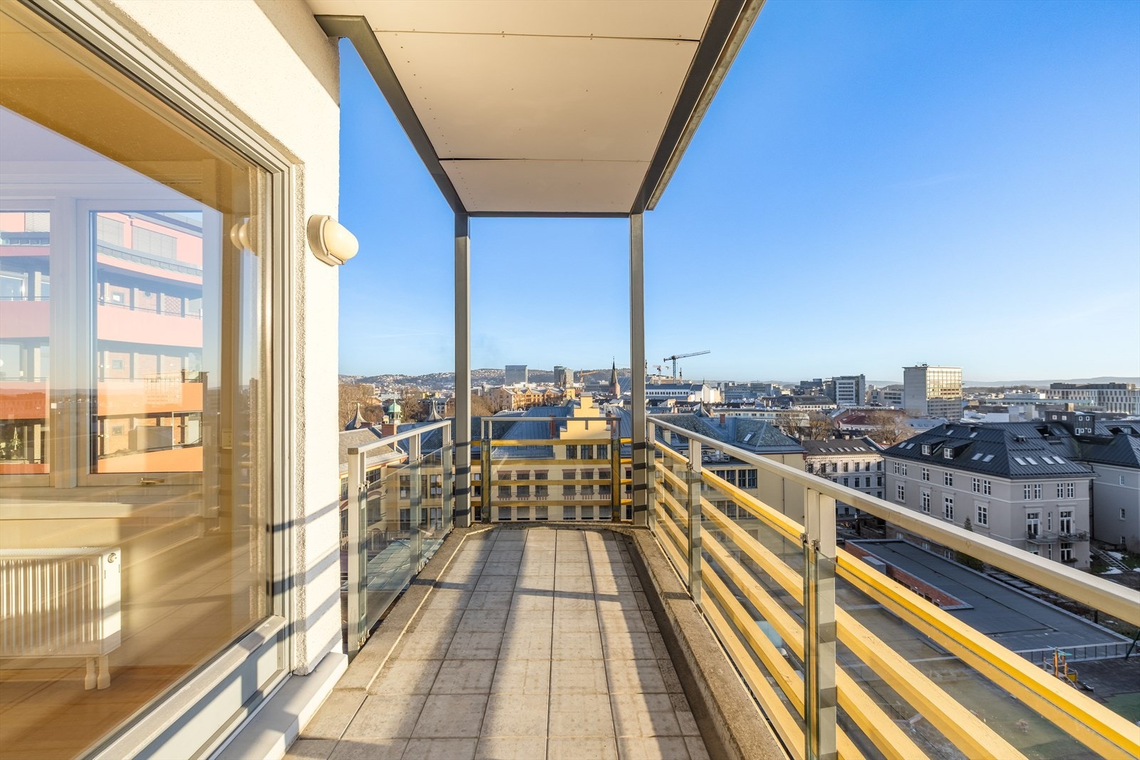Balkongen på ca. 8 m² har fantastisk utsyn over Oslo. Galleribilde