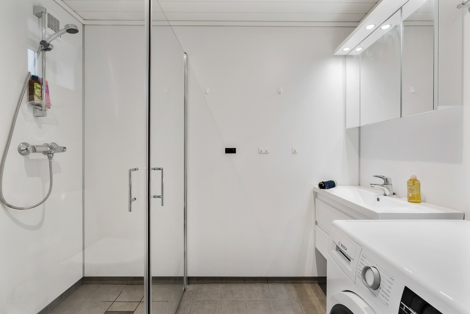 Badet er av god størrelse og fremstår funksjonelt. Galleribilde