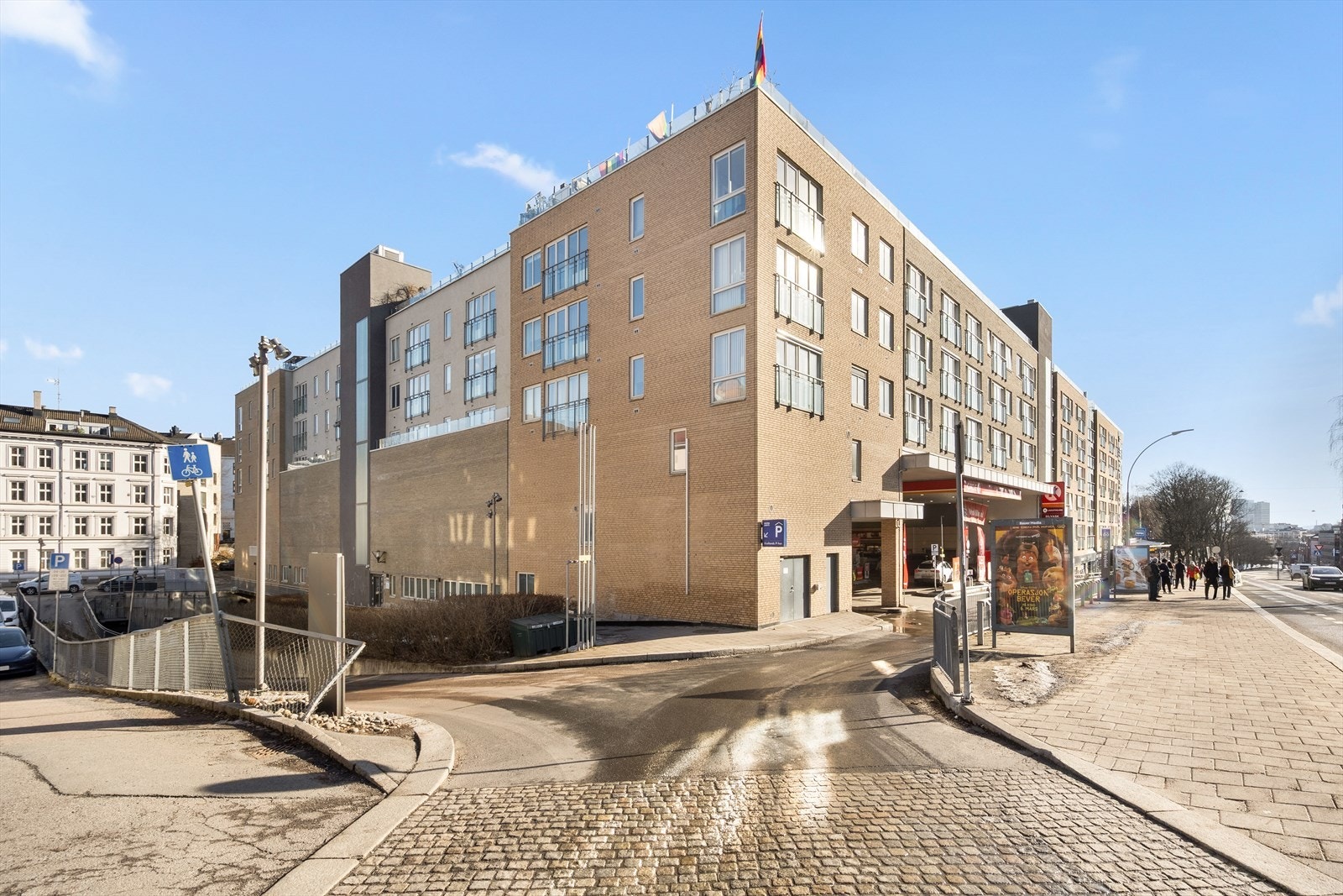 Leiligheten har en meget attraktiv beliggenhet på pulserende Alexander Kiellands plass. Galleribilde