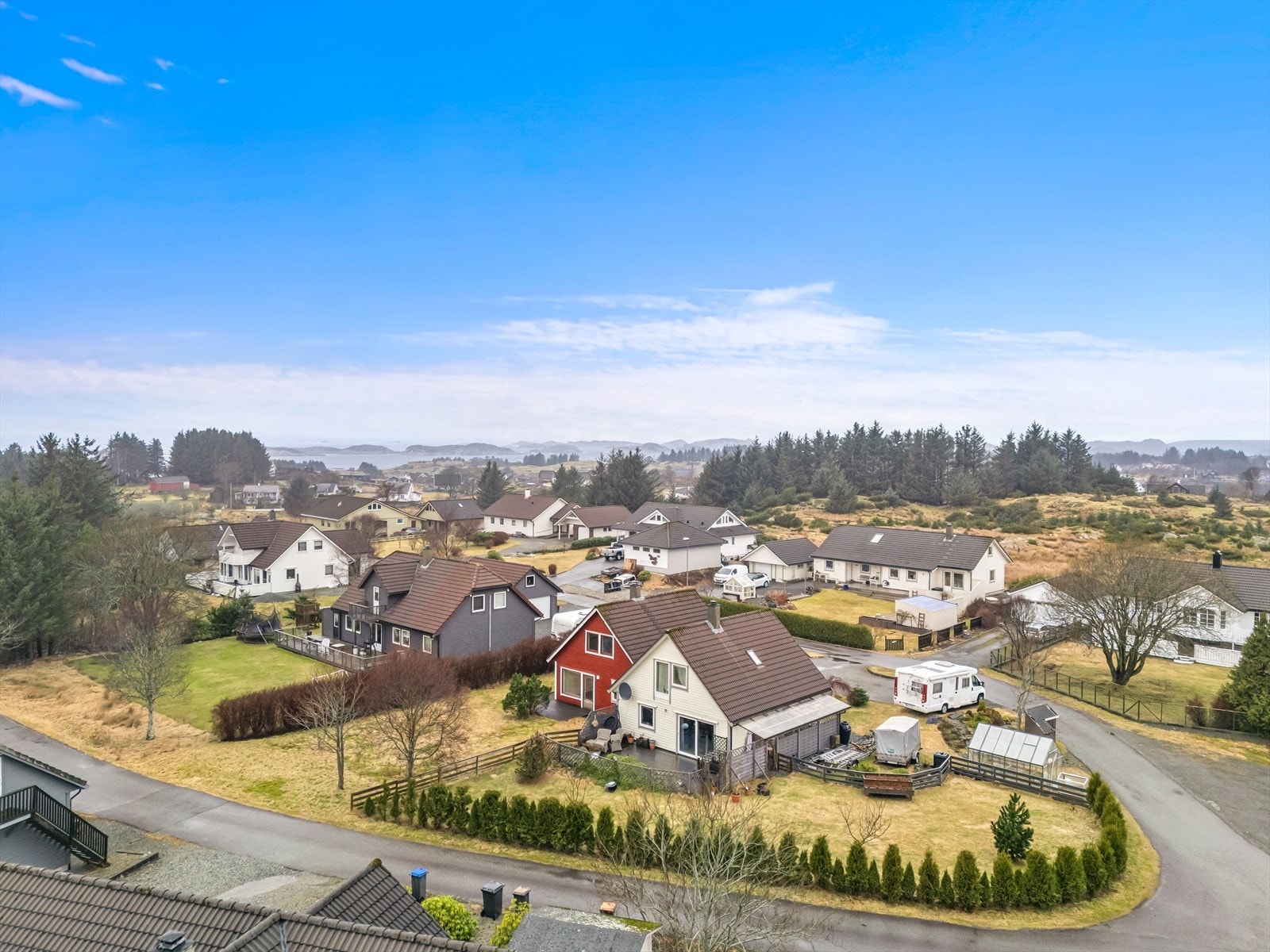 Boligen ligger i et populært og veletablert område Galleribilde