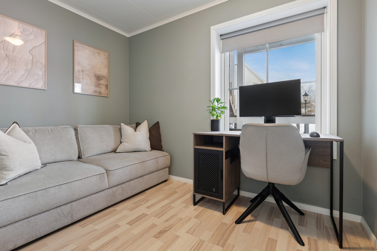 Soverom 2 egner seg godt som gjesterom, barnerom eller hjemmekontor. Galleribilde