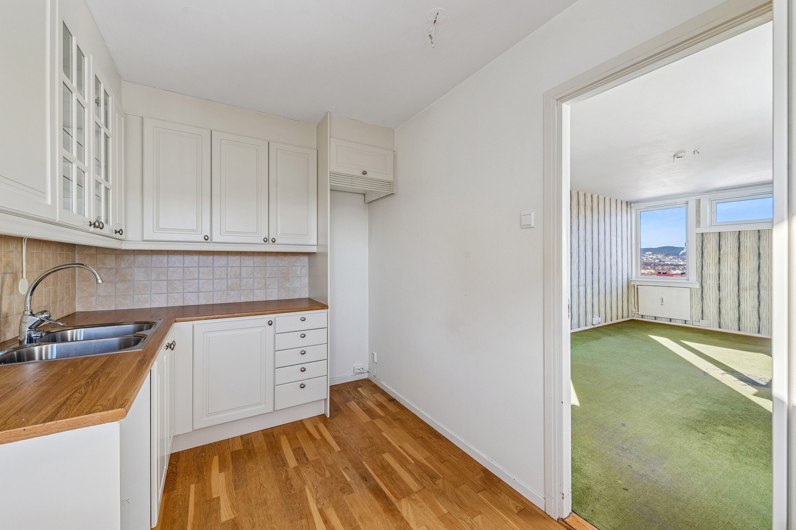 Flere har åpnet opp ved å fjerne deler av vegg mellom kjøkken og stue Galleribilde