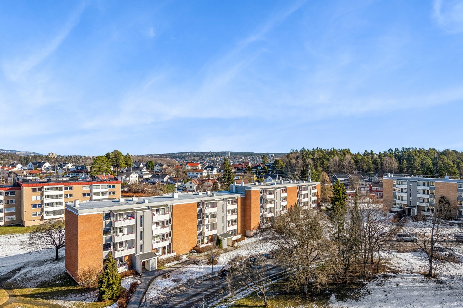 Velkommen til 3-roms utsiktsleilighet i 7. etg med heis! Galleribilde