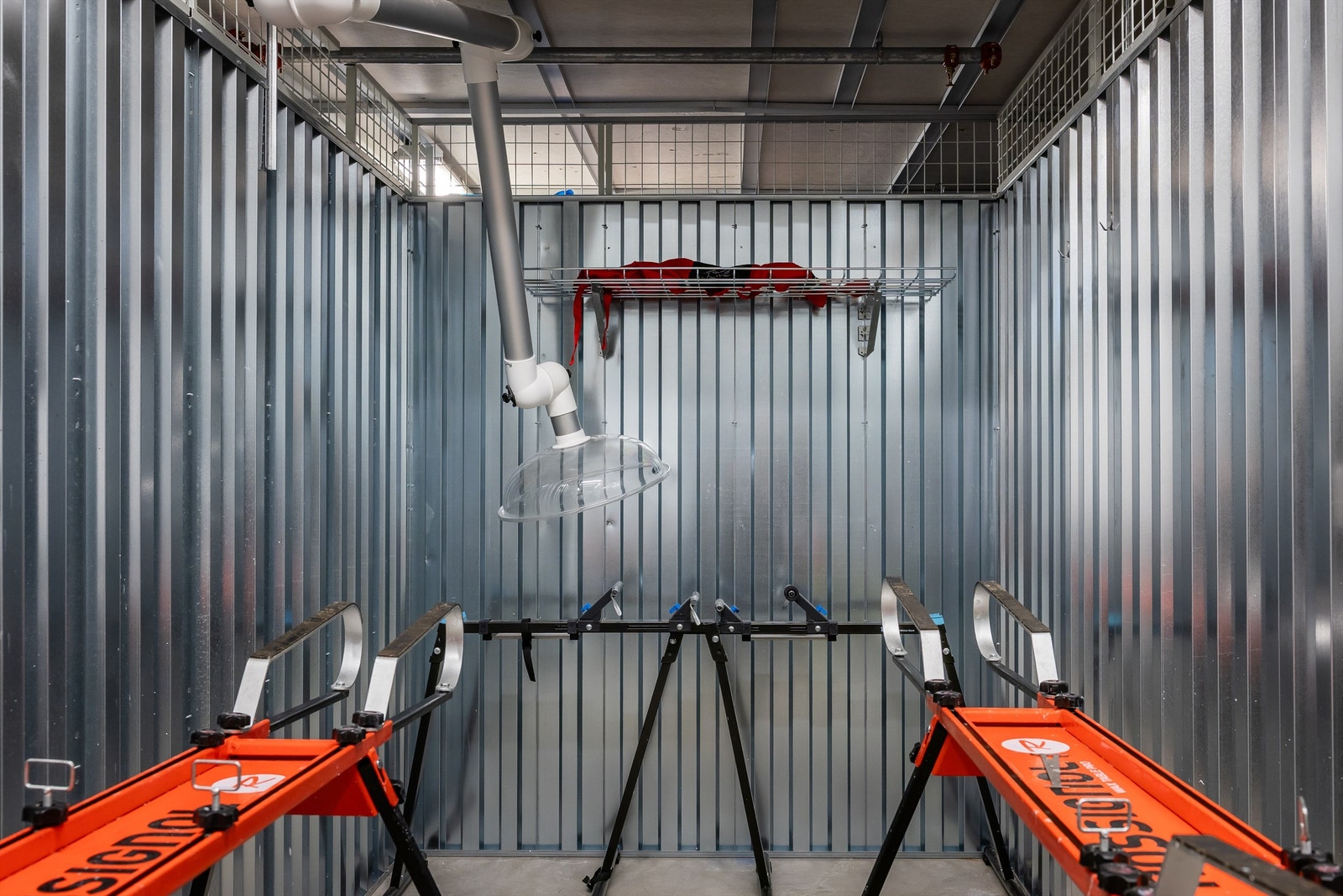 Sameiet har praktiske fasiliteter som egen smørebod, vogn- og sykkelbod. Galleribilde