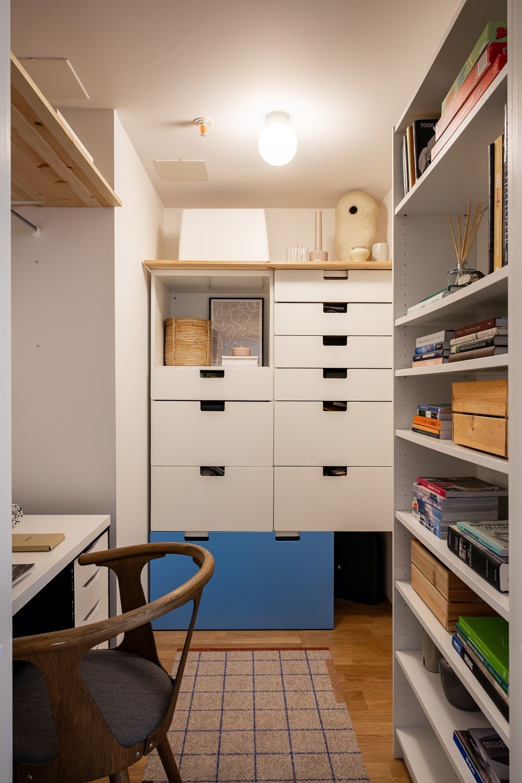 I tilknytning til entréen er det en romslig innvendig bod. Galleribilde