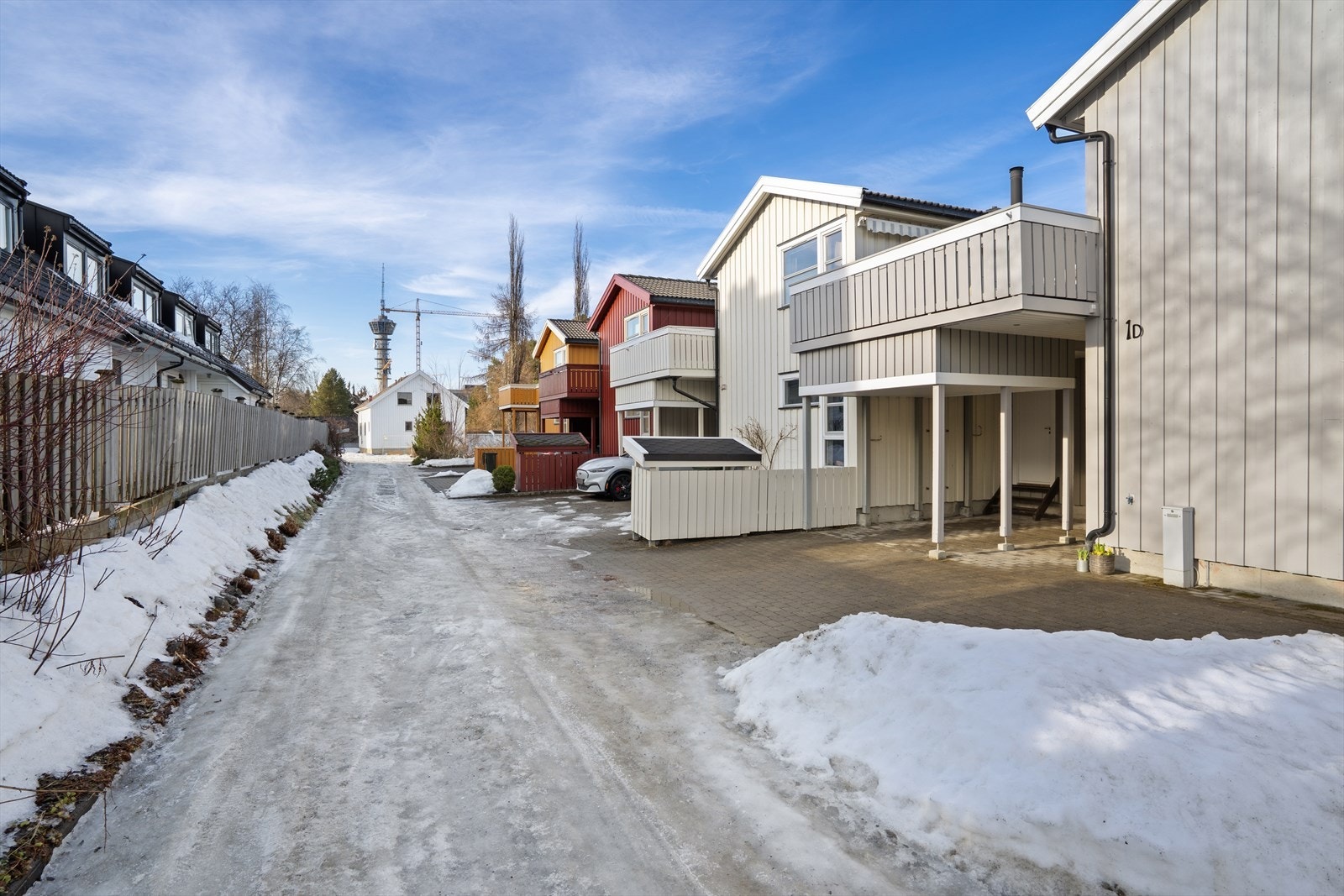 Boligen ligger i en blindvei i et rolig og barnevennlig område. Galleribilde