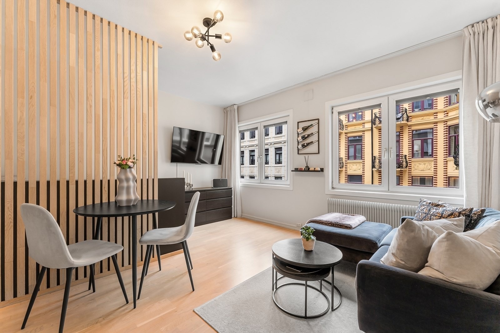 Velkommen til Parkveien 64, presentert av Fredrik Langsø ved Nordvik Bygdøy allé. (Foto: Zovenfra AS) Galleribilde