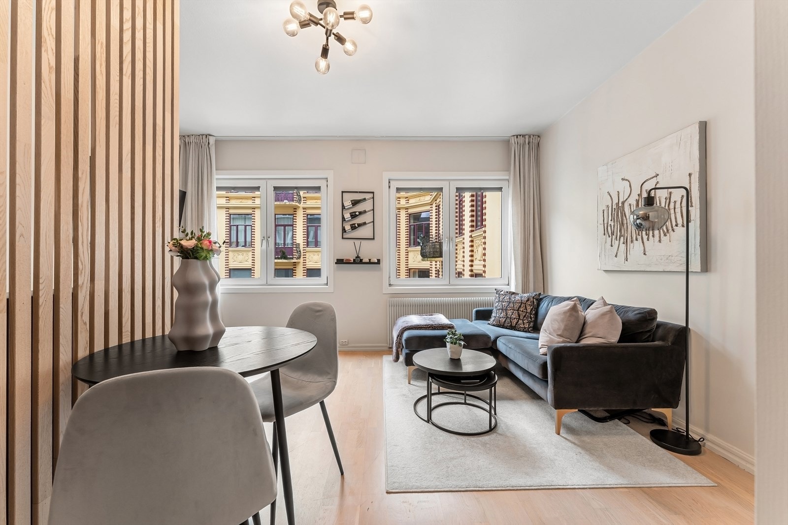 Pen og arealeffektiv 1-roms selveier i blindvei, rett ved Solli Plass. Galleribilde