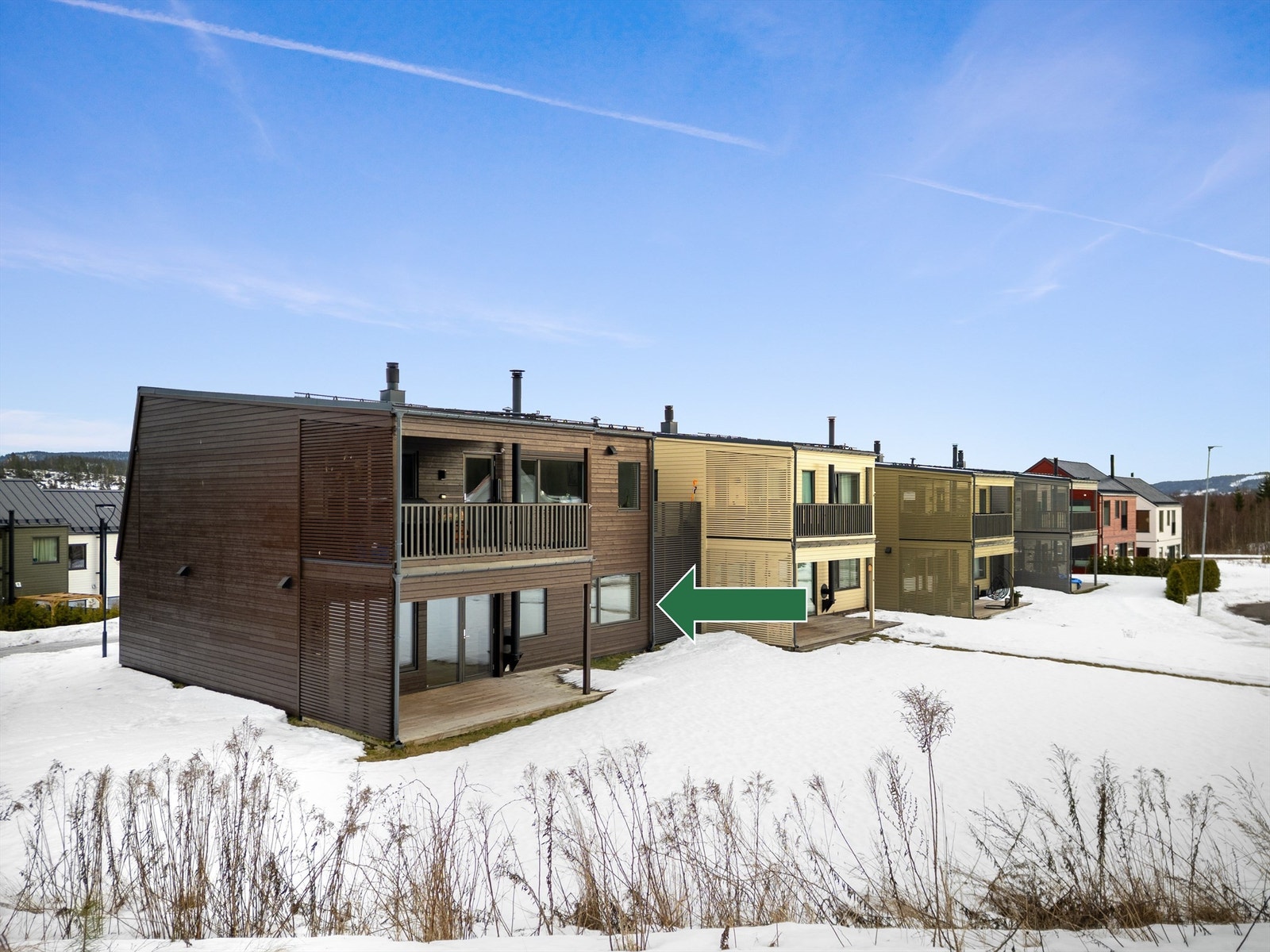 Videre er det direkte adkomst til et eget romslig hageområde. Galleribilde