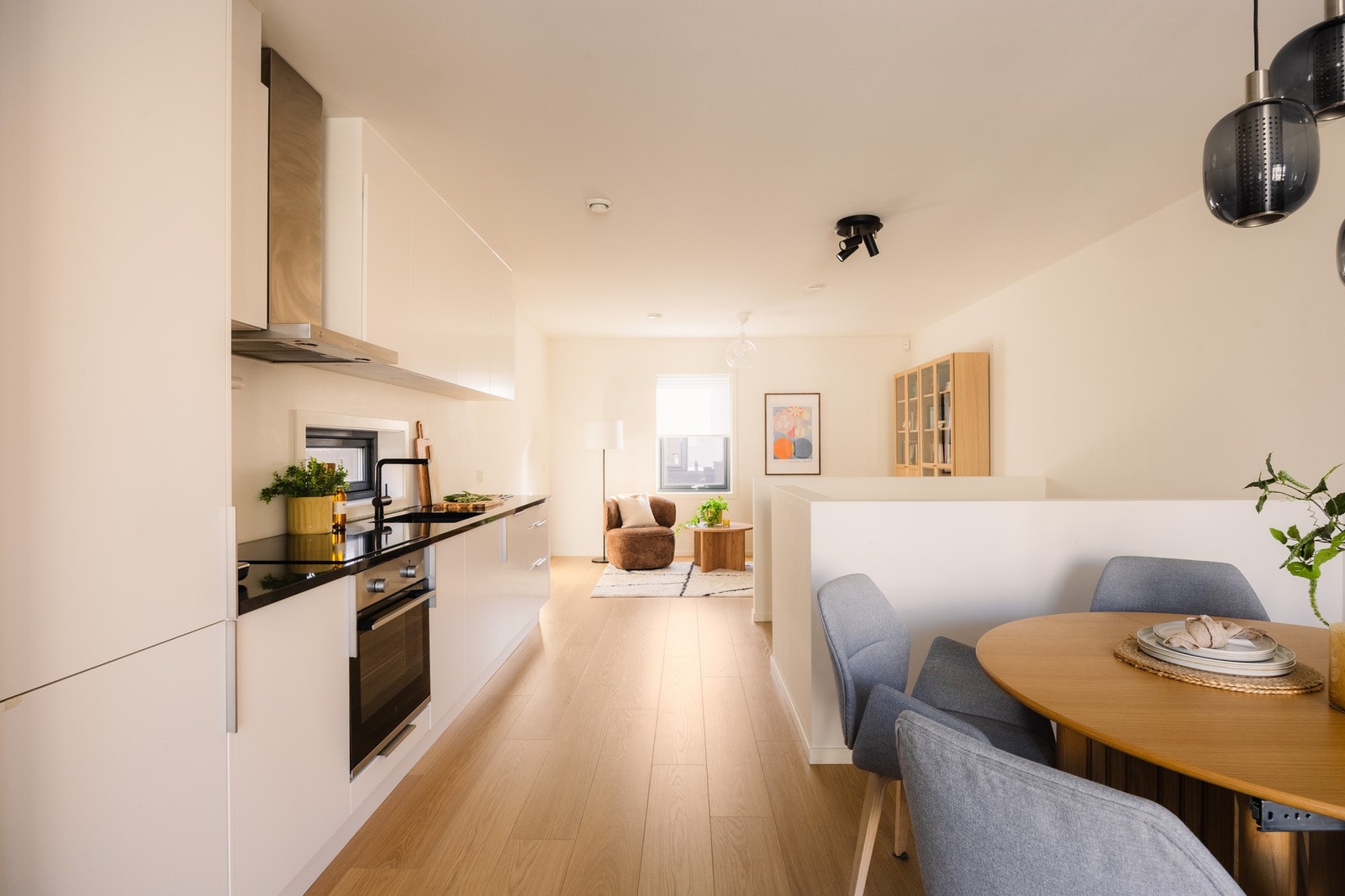 Ellen Celine Heireth v/ EIE eiendomsmegling har gleden av å presentere Fossumsvingen 95! Galleribilde