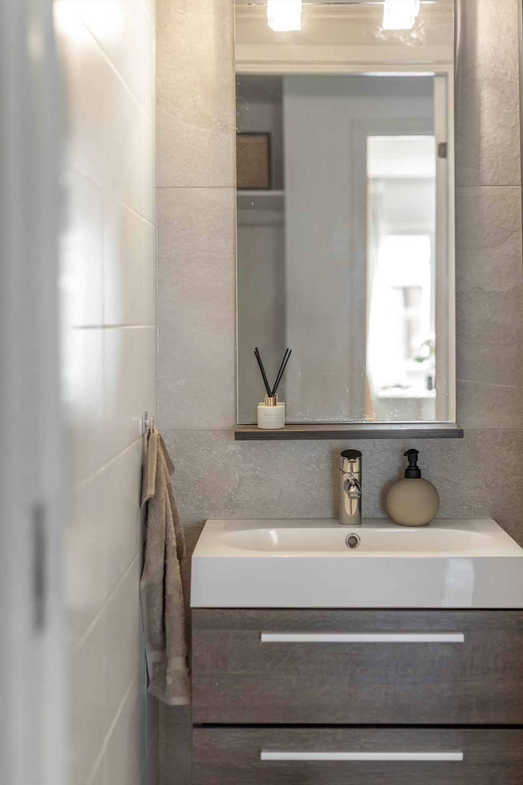 Lagringsplass på bad i servantskap. Galleribilde