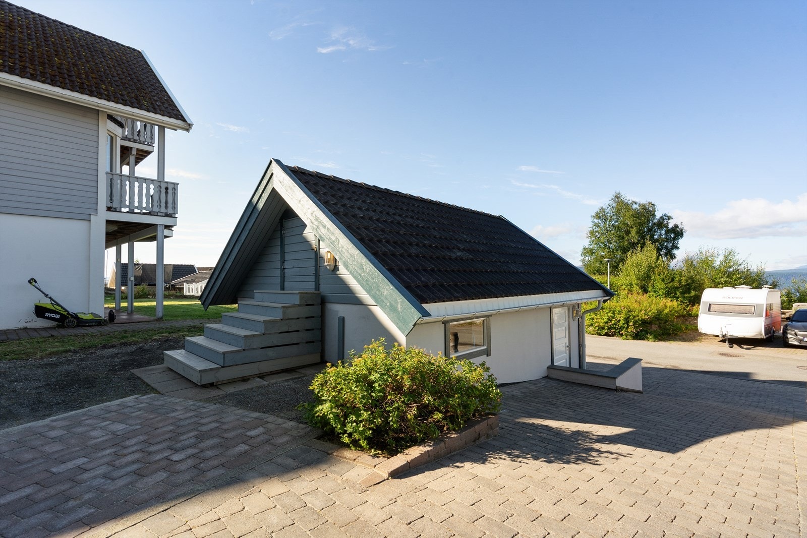 Garasjen har loft Galleribilde