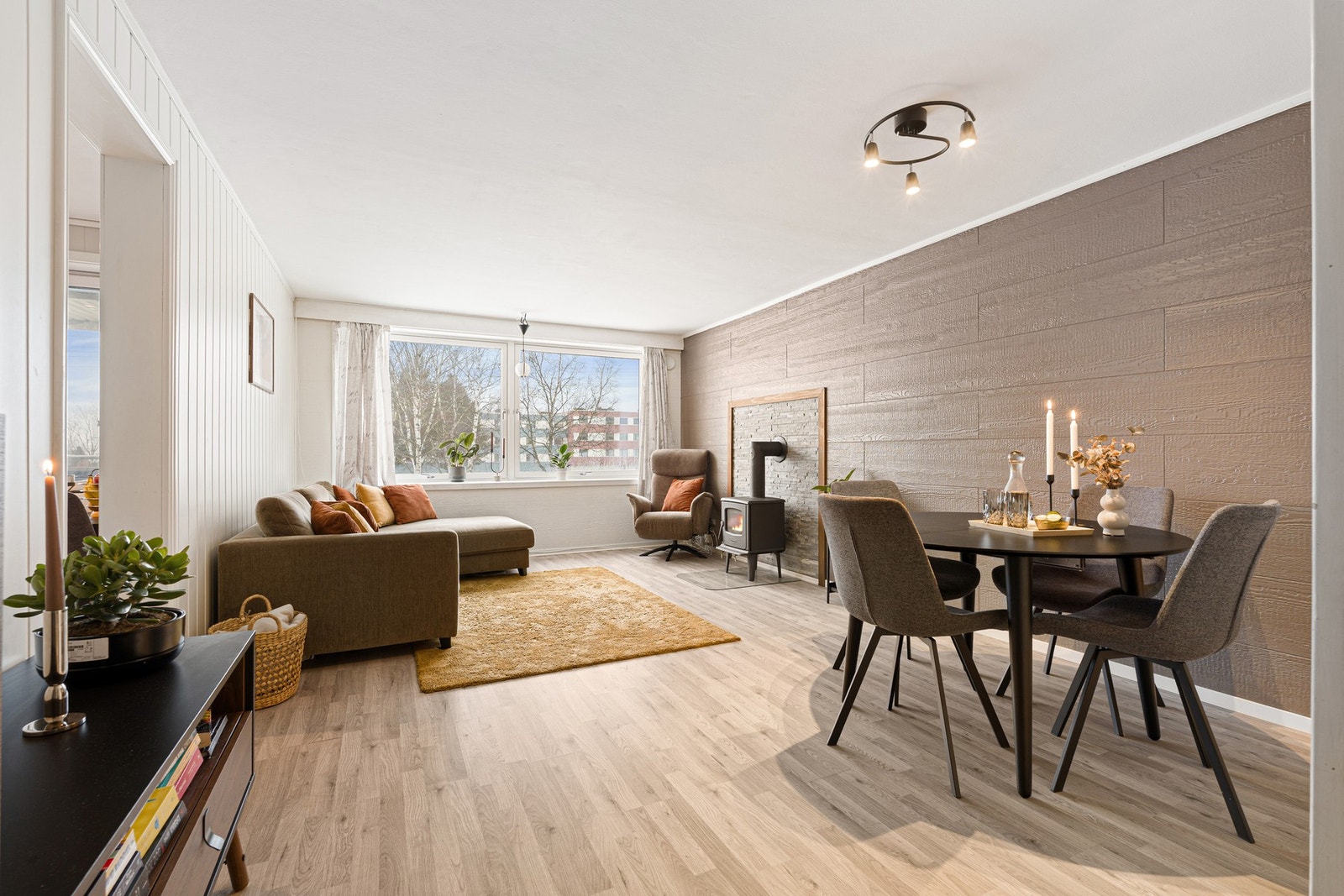 Mats Eidem v/ EiendomsMegler1 har gleden av å presentere Alfred Trønsdals veg 9! Galleribilde