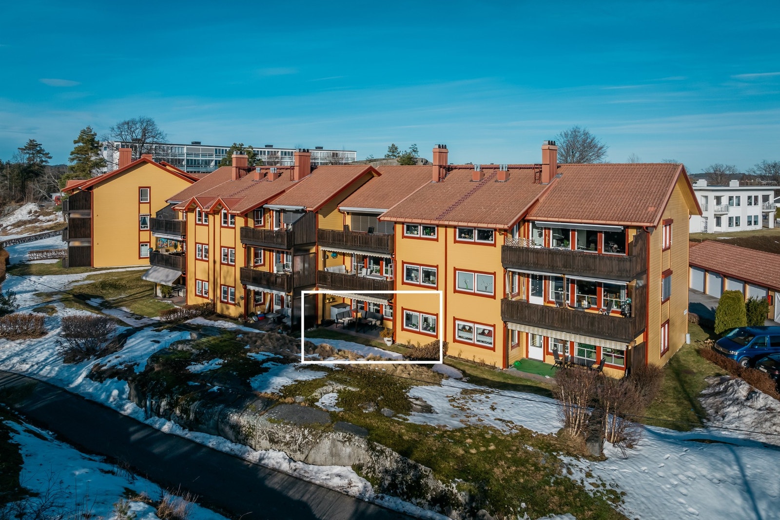 Leiligheten ligger fint til i et rolig og veletablert boligområde. Galleribilde