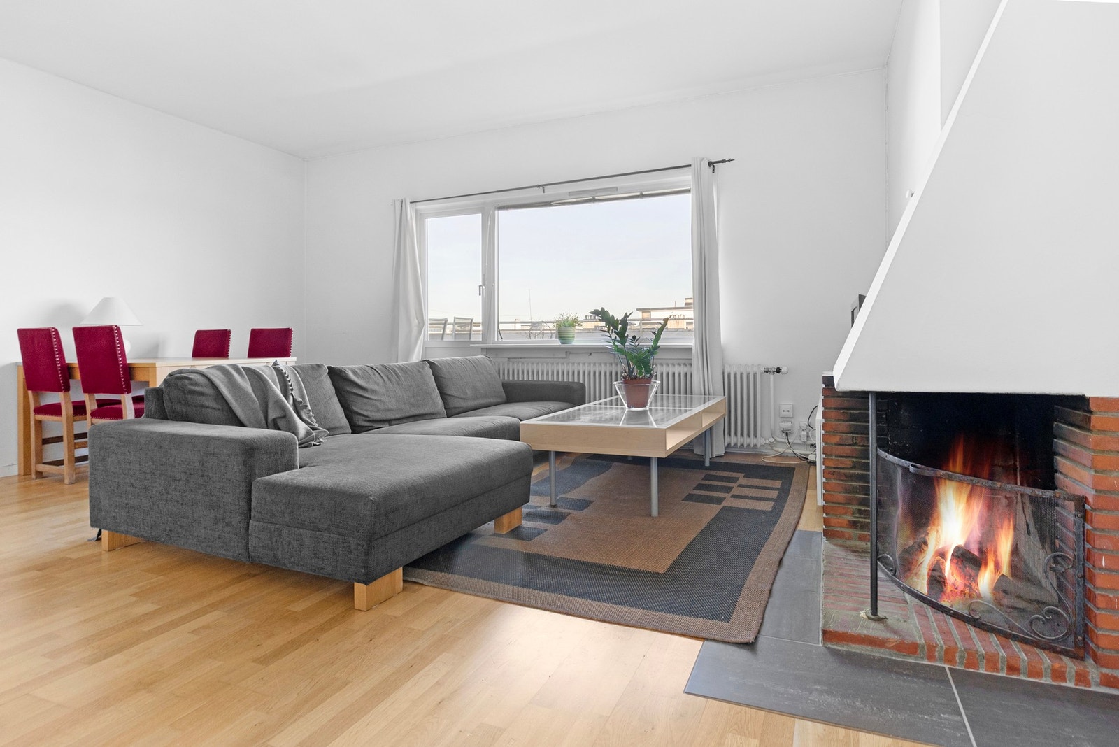 Takhøyden i stuen er mål til ca. 2,68 meter Galleribilde