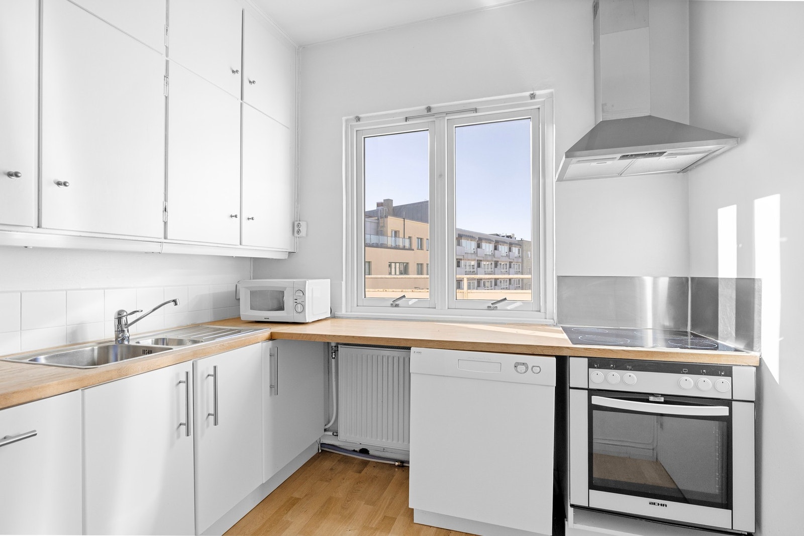 Kjøkken med eldre innredning Galleribilde