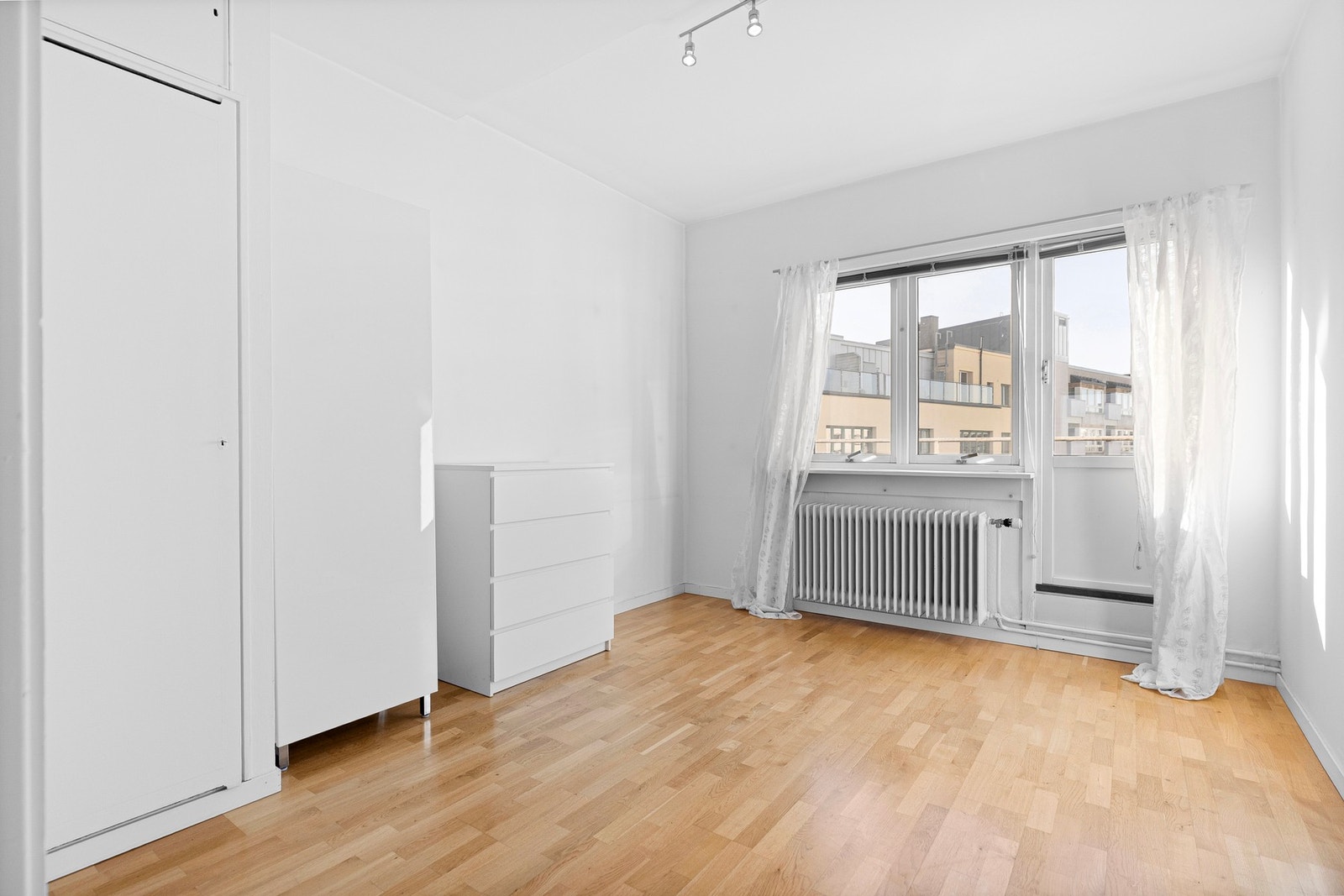 Fra dette soverommet er det utgang til den andre terrassen Galleribilde