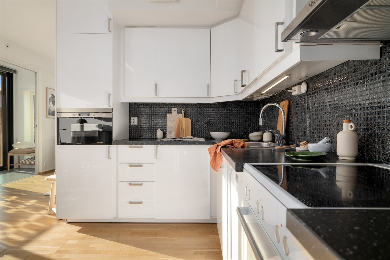 Størrelsen gjør det mulig til at flere personer kan stå for matlagingen. Galleribilde