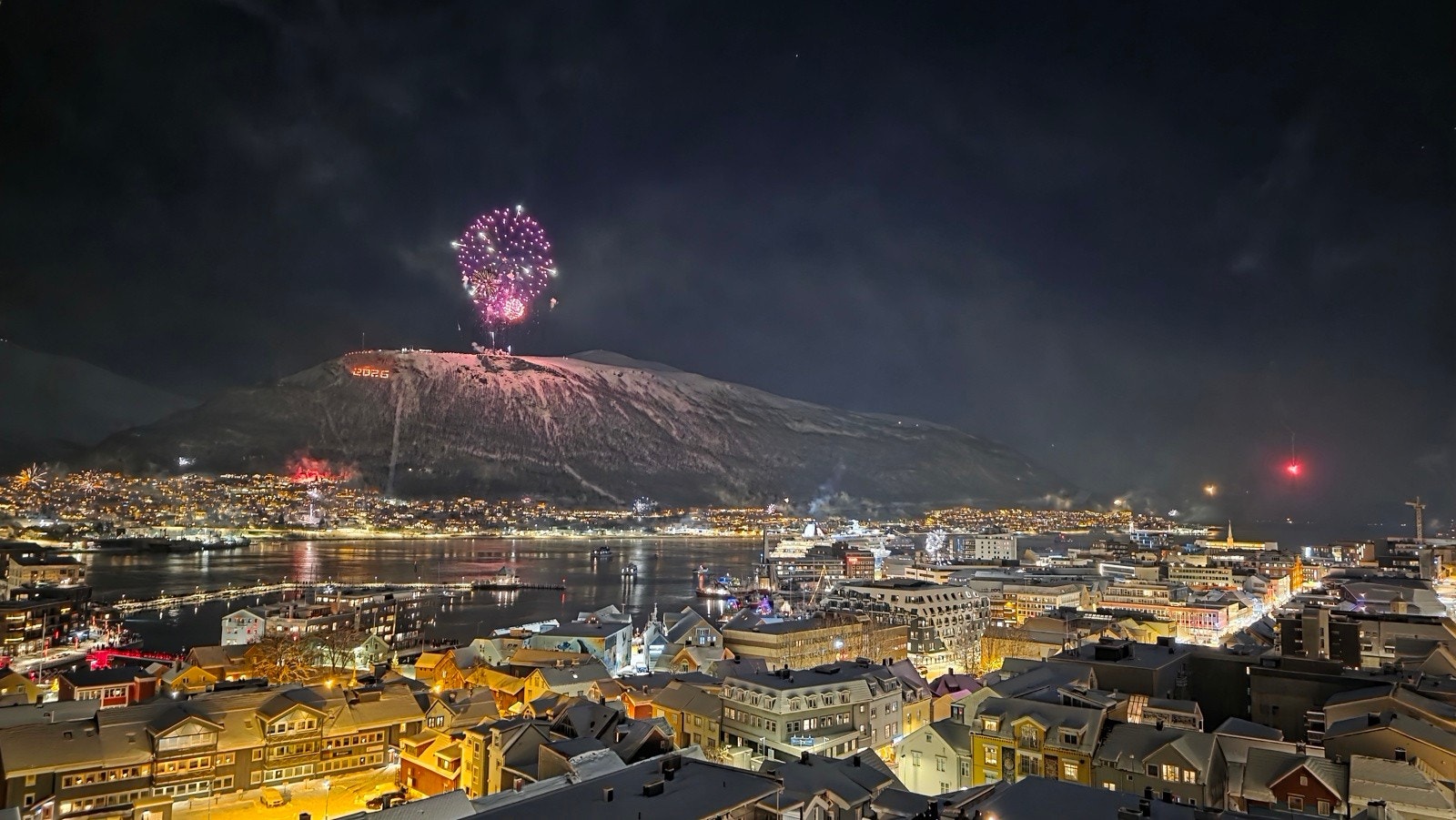 Privat foto / Perfekt samlingssted for feiringer som nyttårsaften og 17 mai med toget like utenfor!