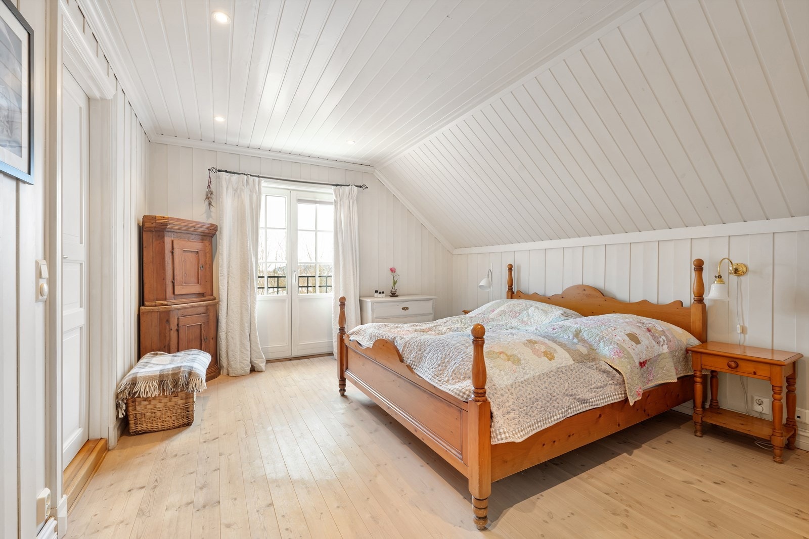 Her har du god plass til garderobeløsninger Galleribilde