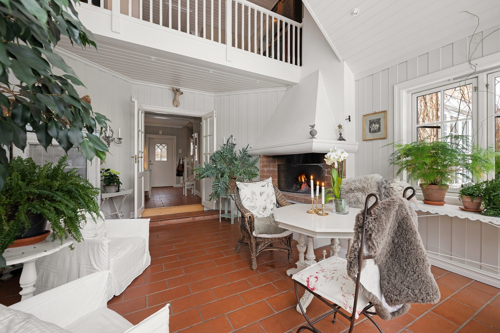 Boligen har en flott vinterhage som forlenger utesesongen Galleribilde