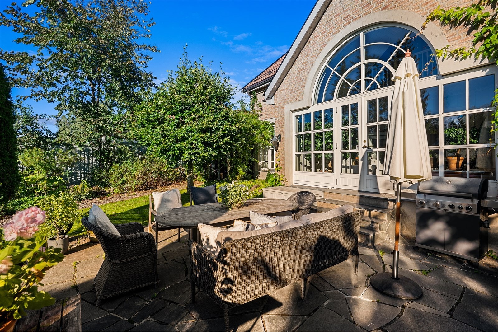 En arkitekttegnet enebolig i mur, tegnet av Lorentz Gedde-Dahl Arkitekter Galleribilde