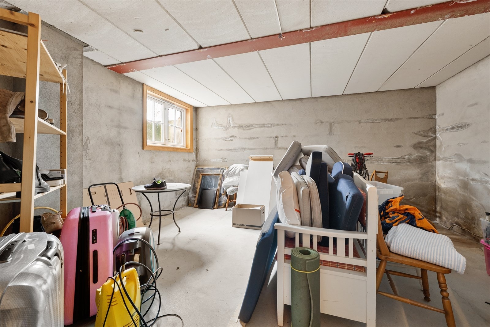 Rom som egner seg godt til kjellerstue... Galleribilde