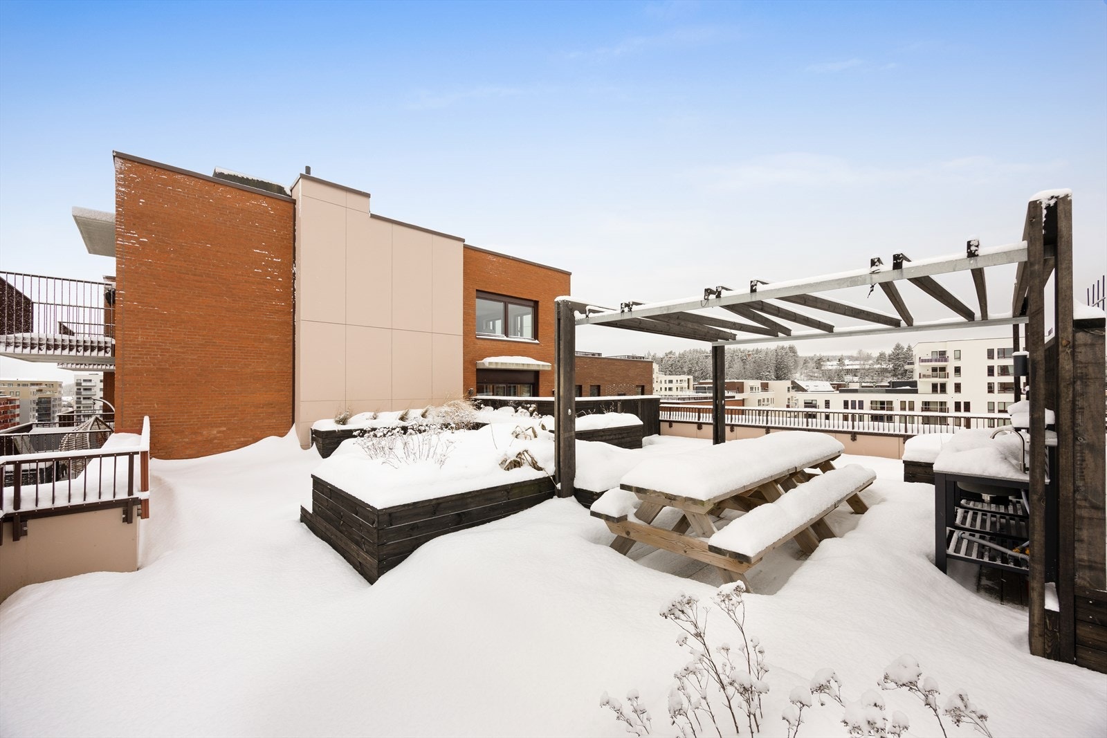 Her kan man nyte fine dager utendørs i felleskap med naboer. Galleribilde