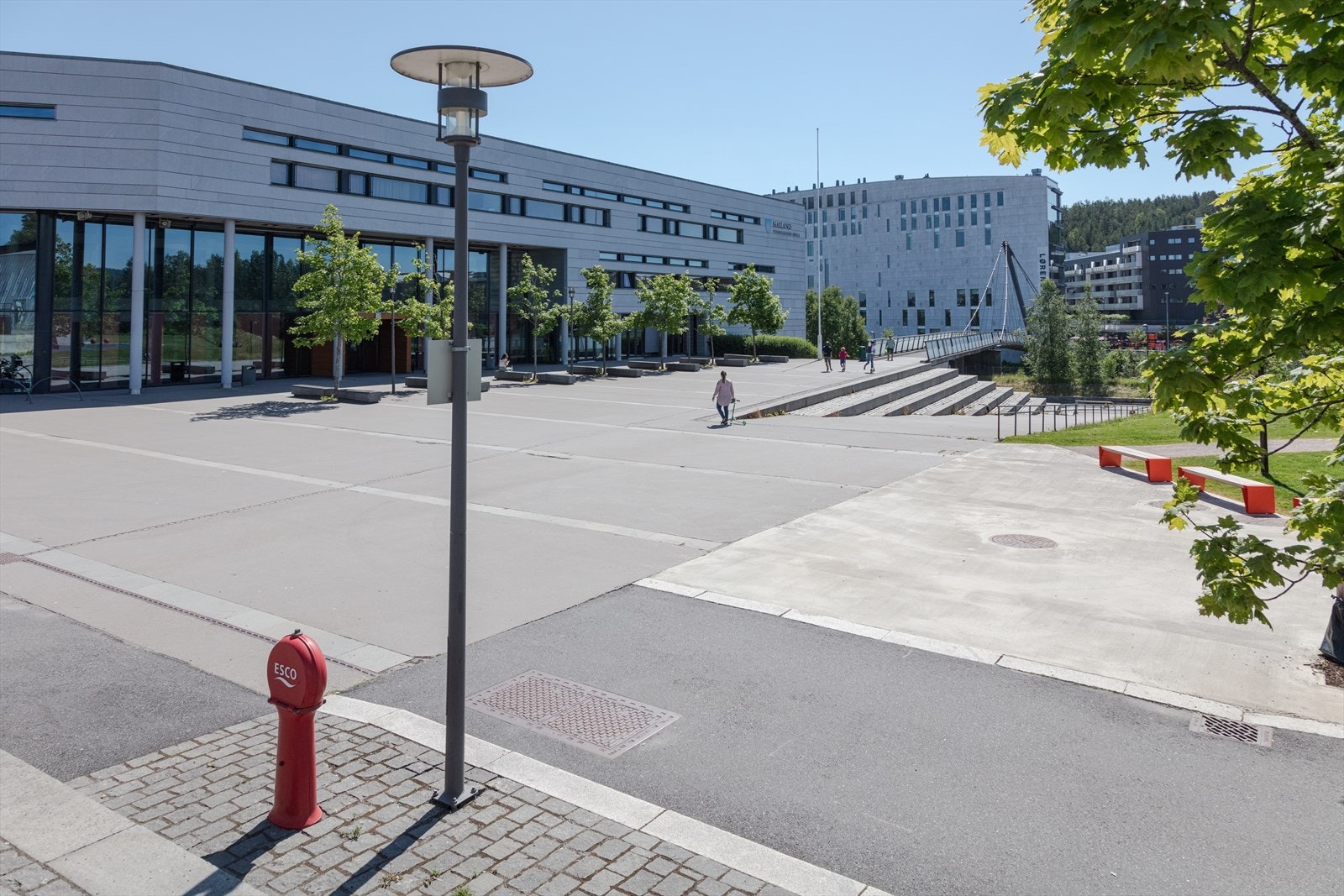 Lørenskog hus fungerer som et kulturelt samlingspunkt med bibliotek, kino og et variert program. Galleribilde