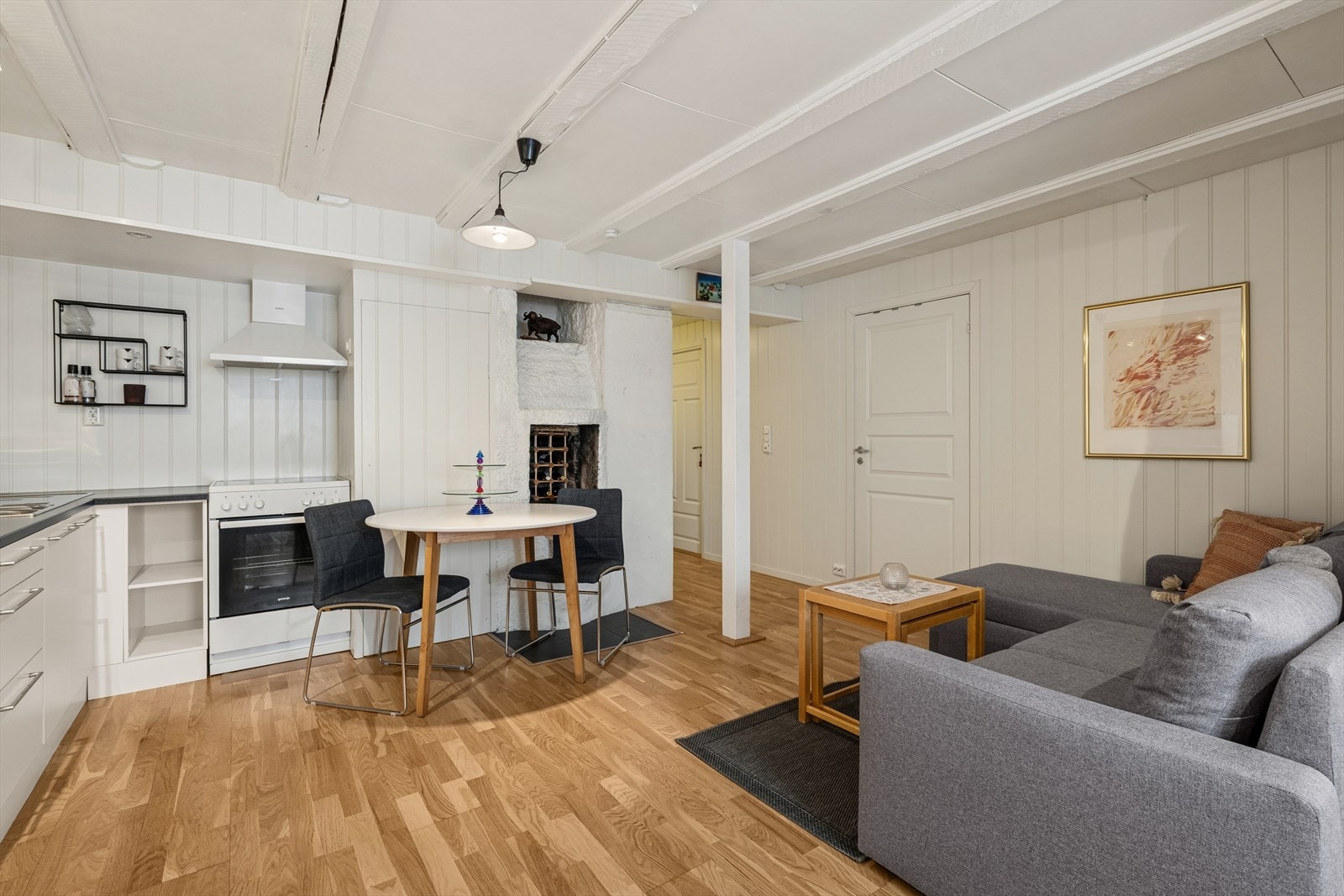 Leiligheten er koselig og lys, passer perfekt for et par. Galleribilde