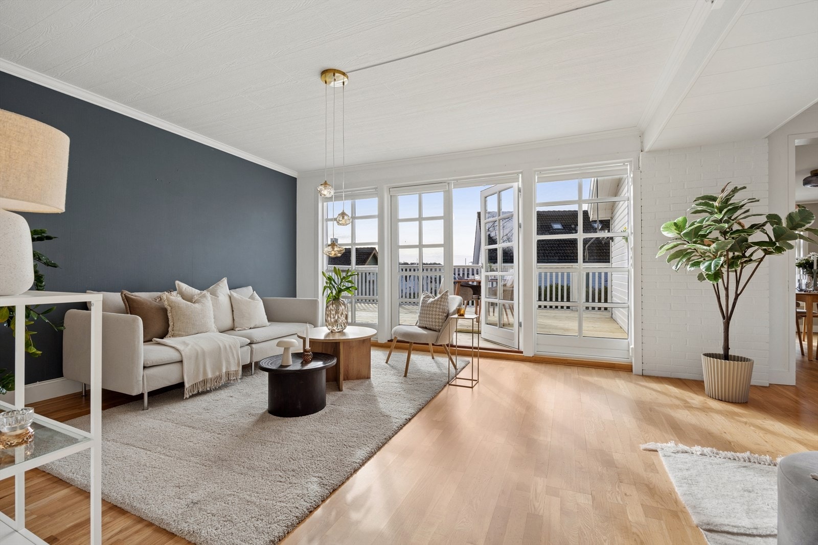 Fra stuen er det utgang til en balkong på ca. 28 m². Galleribilde