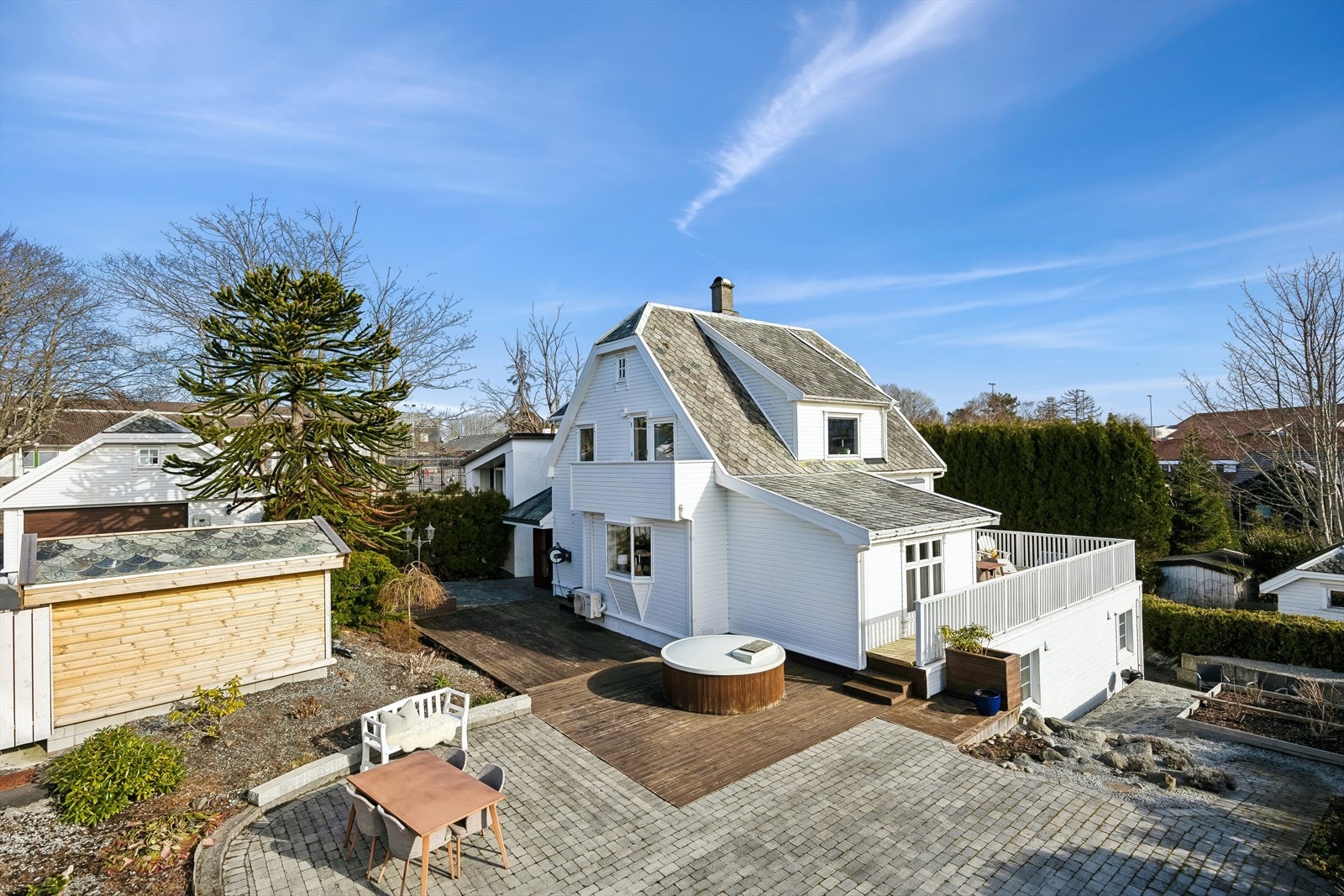 DNB Eiendom v/Simen Rossebø Fosen har gleden av å presentere Hundvågveien 69A! Galleribilde