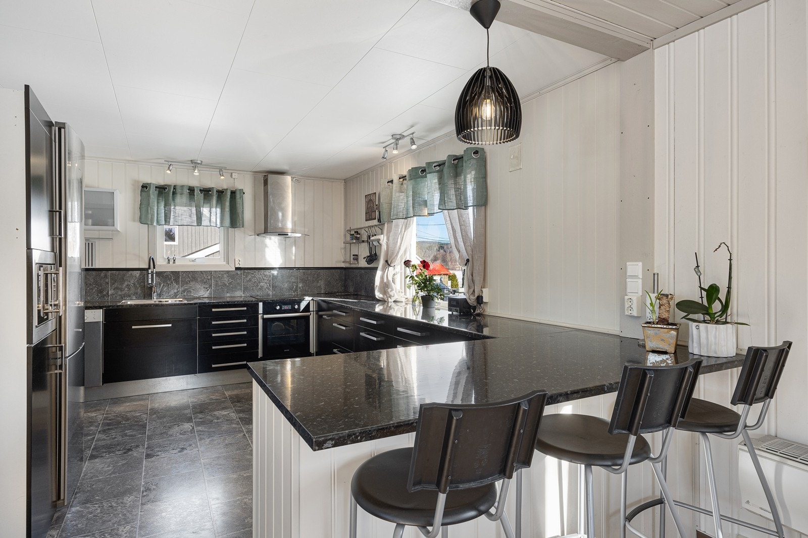 Barløsningen er en fin frokostplass i hverdagen, eller kanskje også kan barna gjøre lekser her mens middagen er på gang. Galleribilde