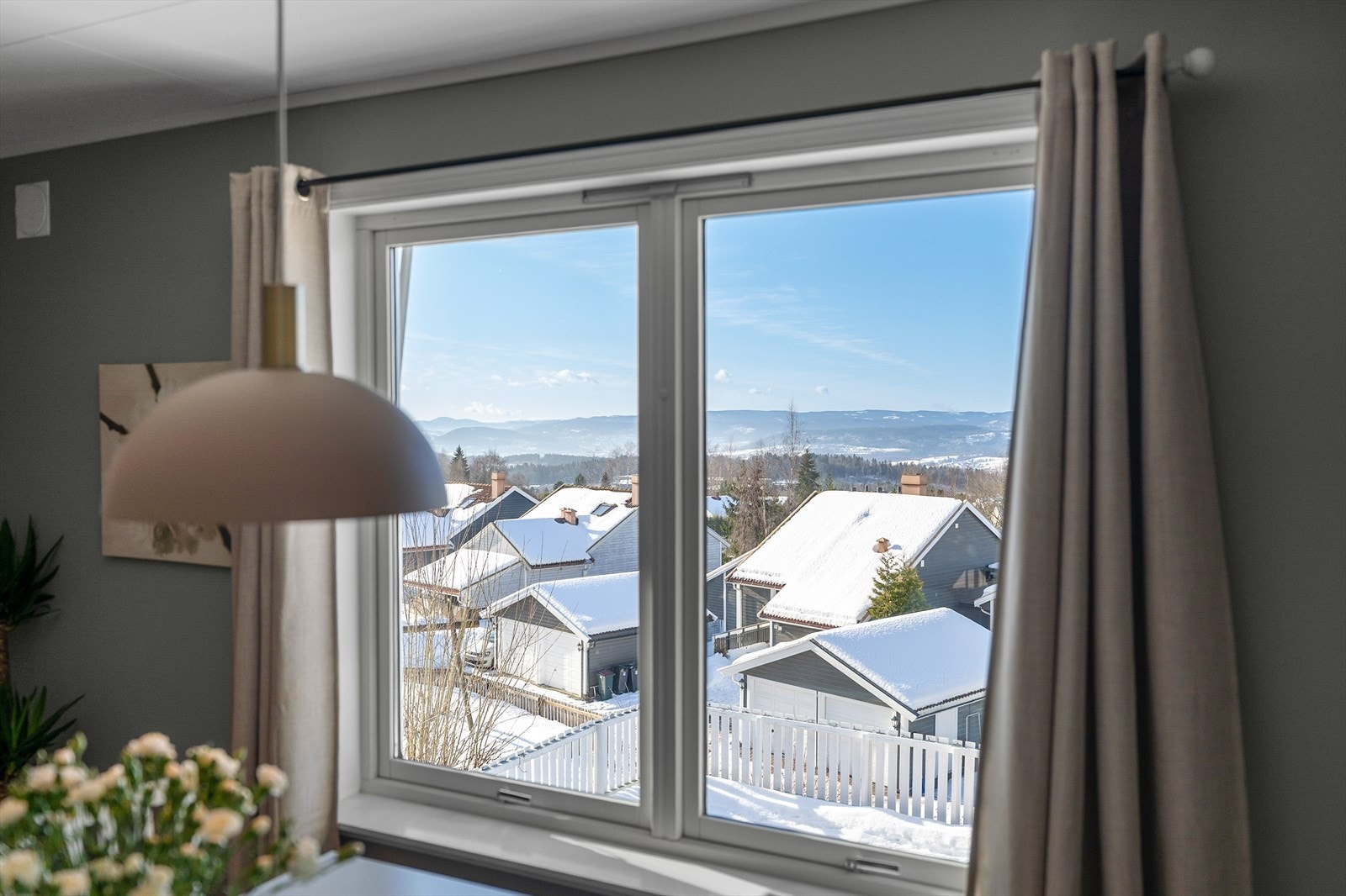 Flott utsikt fra stuevinduene! Galleribilde