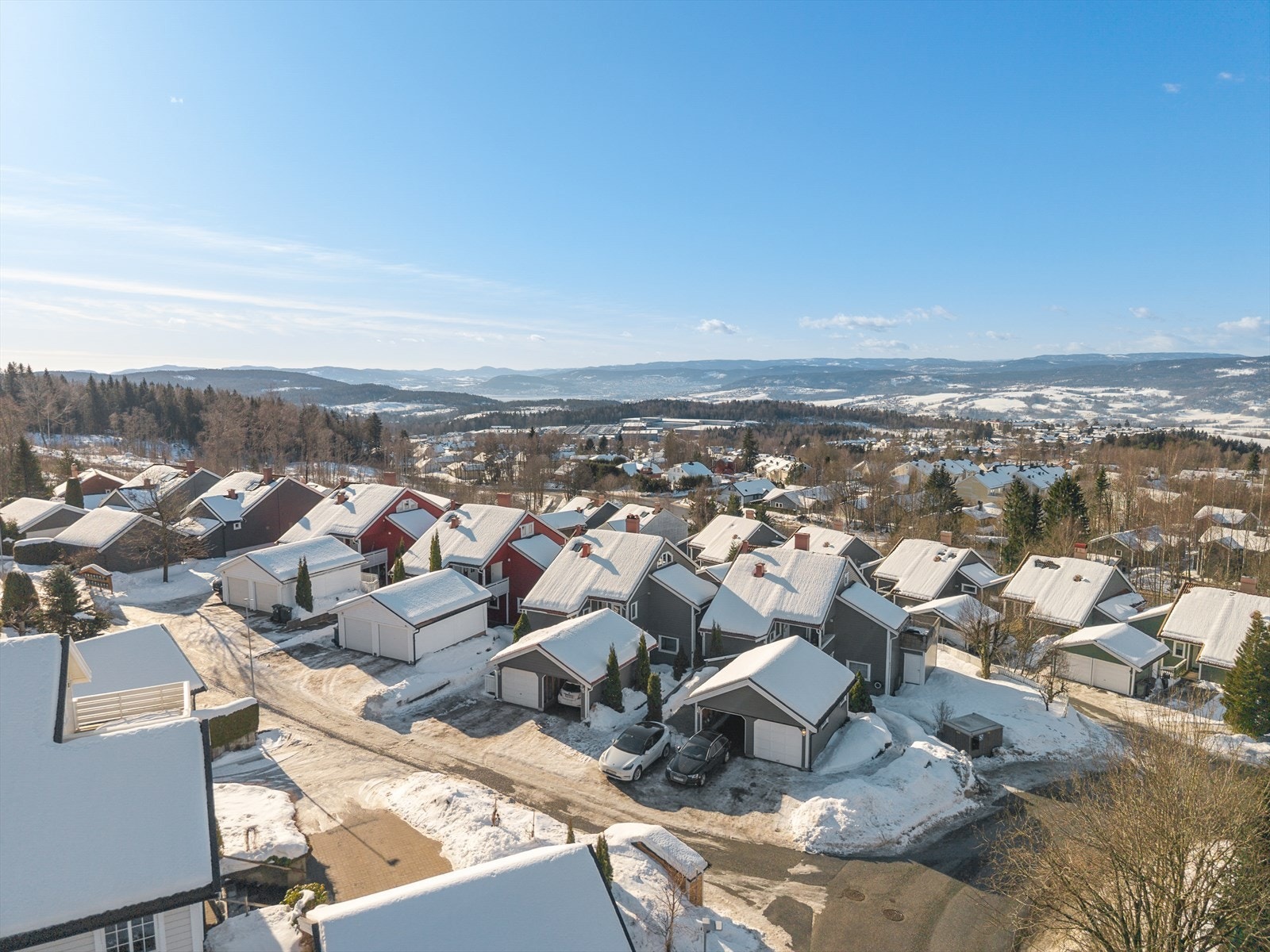 Barnevennlig og rolig nabolag på Tranby med god tilgjengelighet til fine turområder. Galleribilde